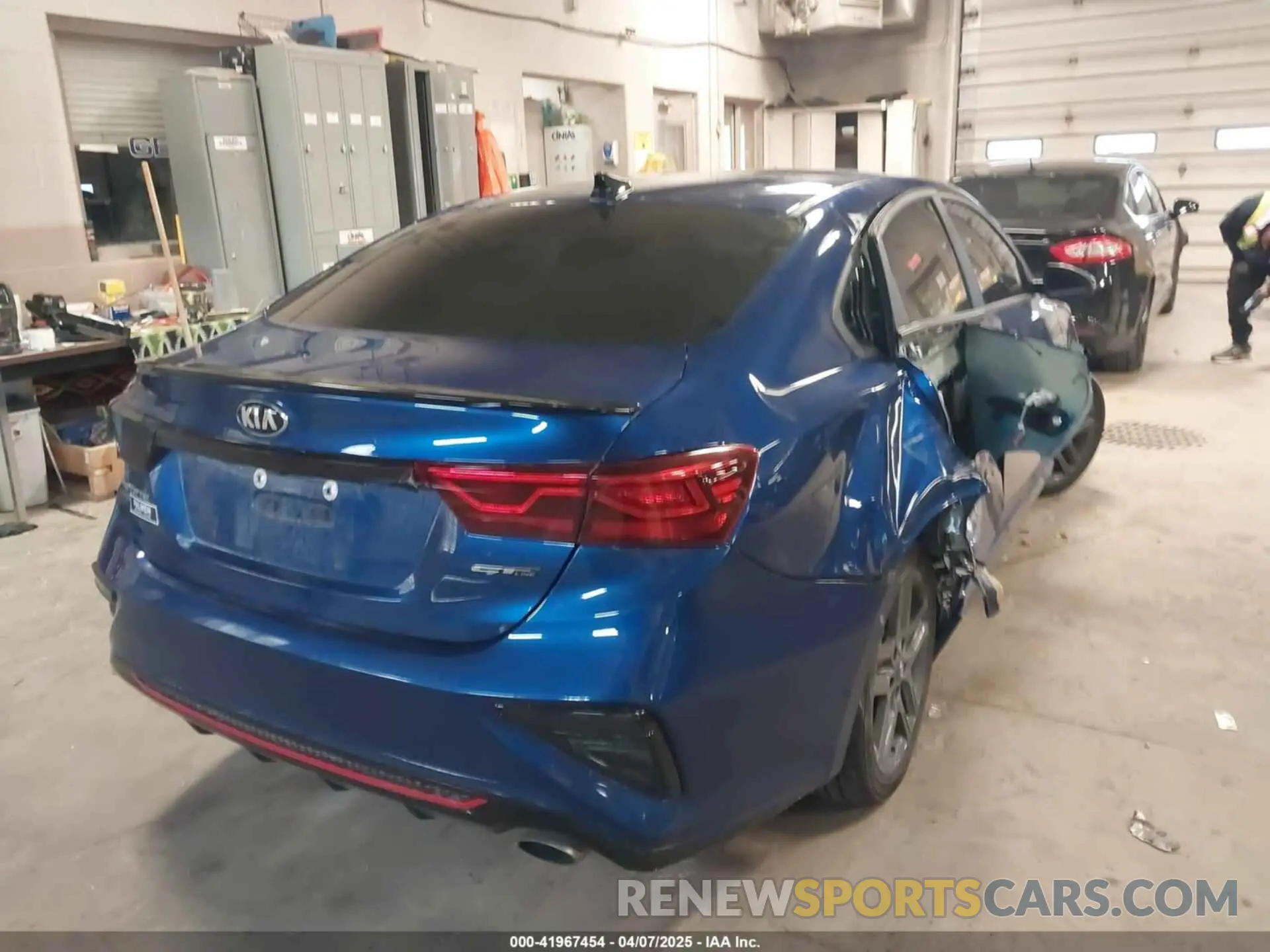 4 Photograph of a damaged car 3KPF34AD2ME330827 KIA FORTE 2021