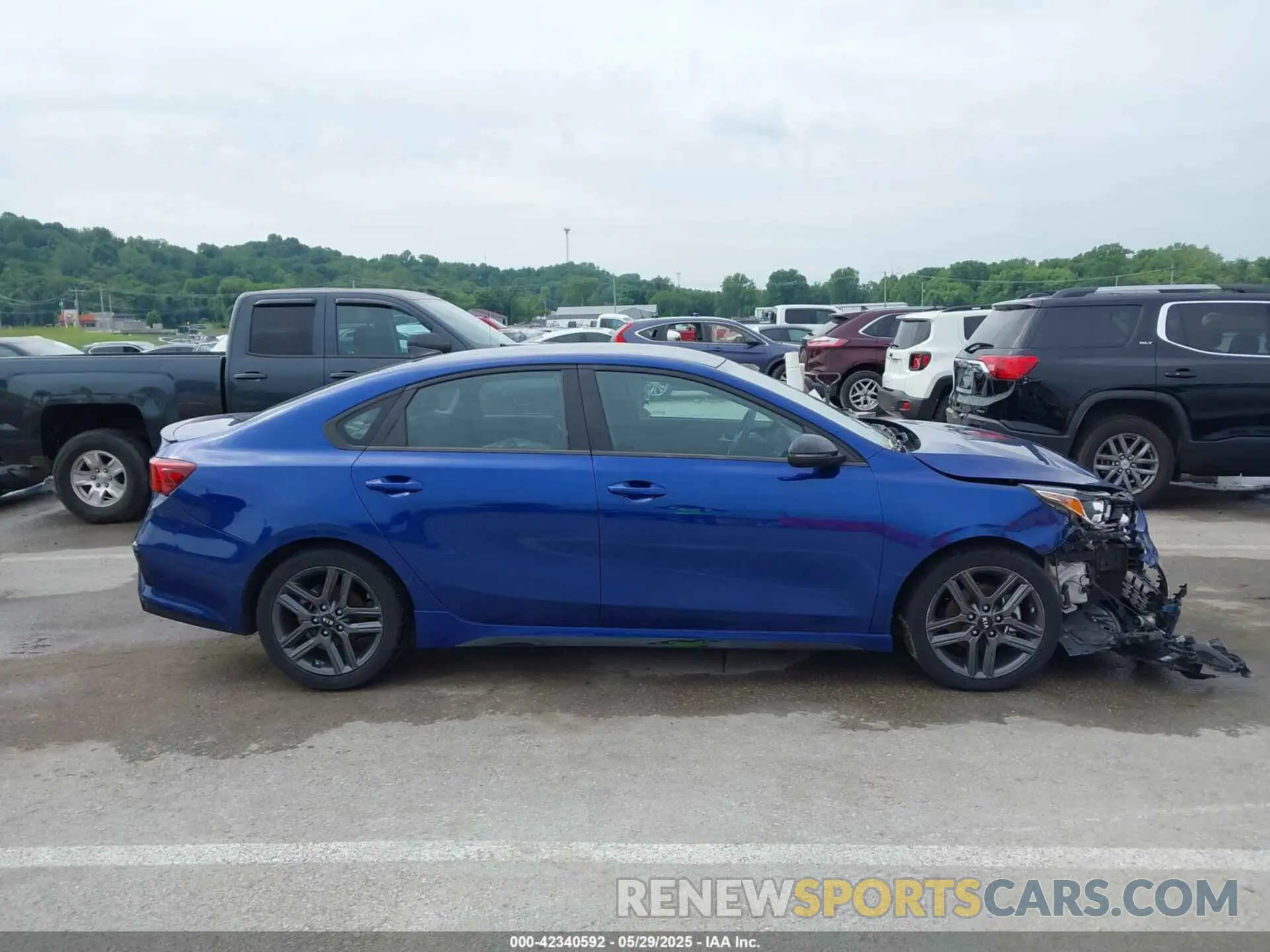 13 Photograph of a damaged car 3KPF34AD2ME357817 KIA FORTE 2021