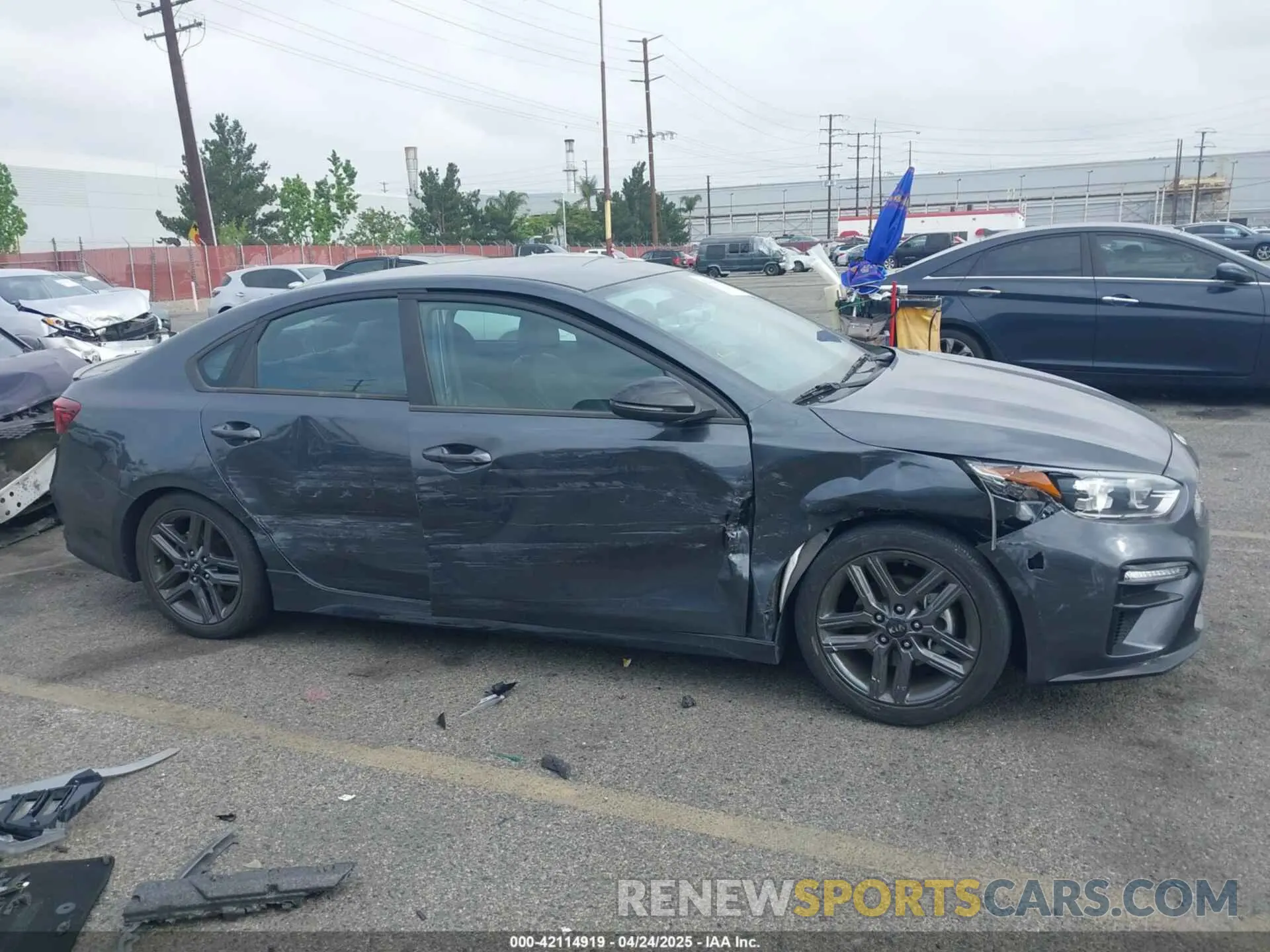 13 Photograph of a damaged car 3KPF34AD2ME408748 KIA FORTE 2021