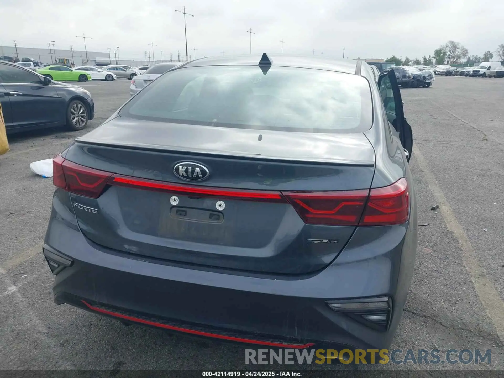 16 Photograph of a damaged car 3KPF34AD2ME408748 KIA FORTE 2021