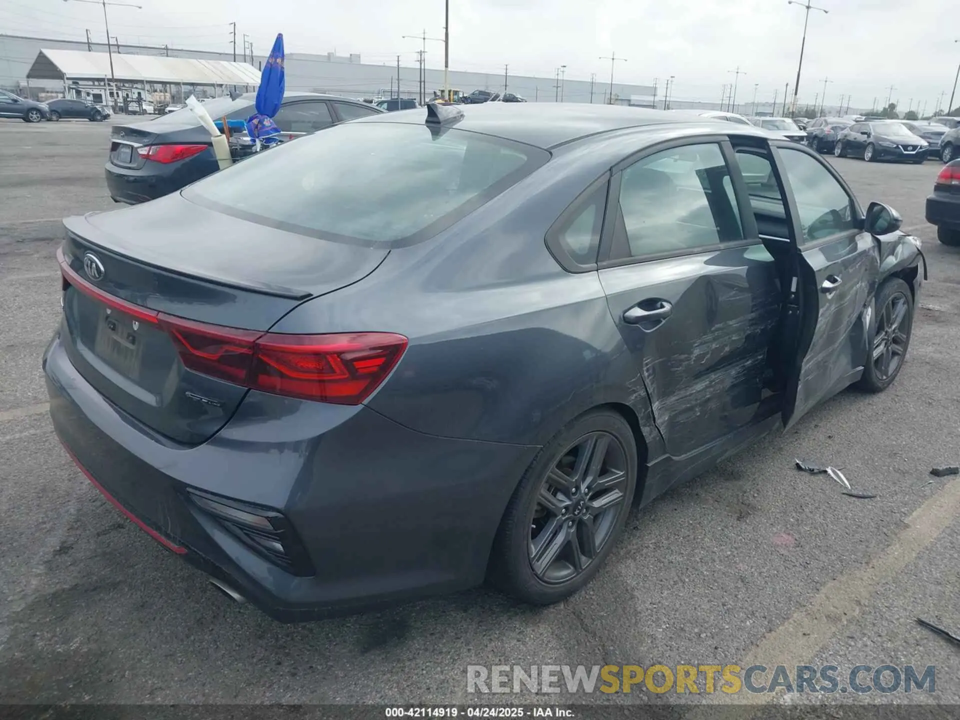 4 Photograph of a damaged car 3KPF34AD2ME408748 KIA FORTE 2021