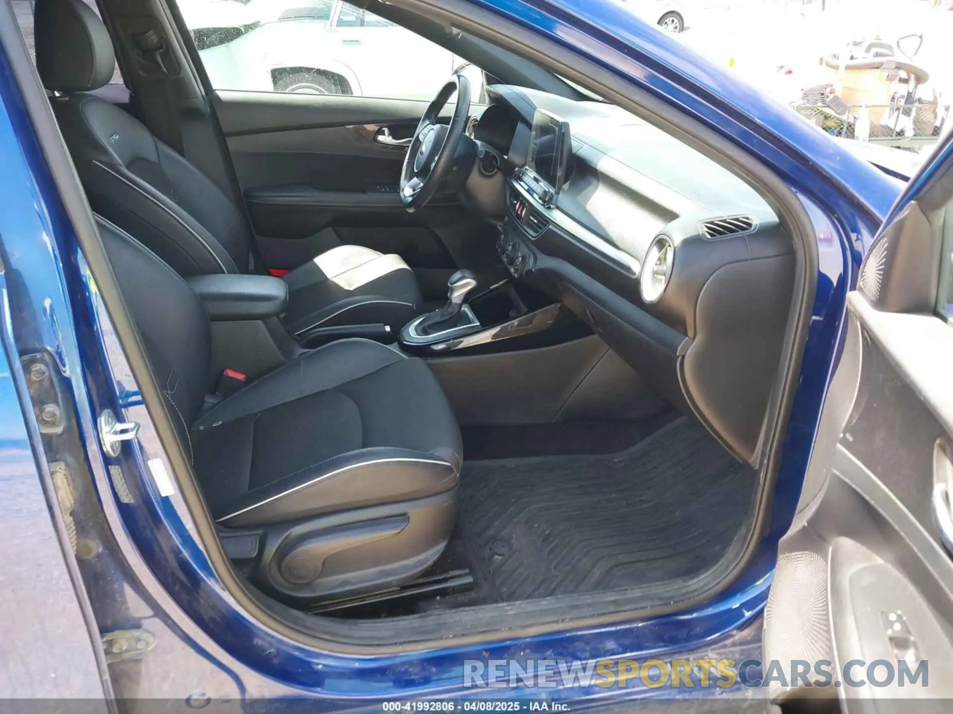 5 Photograph of a damaged car 3KPF34AD3ME341335 KIA FORTE 2021
