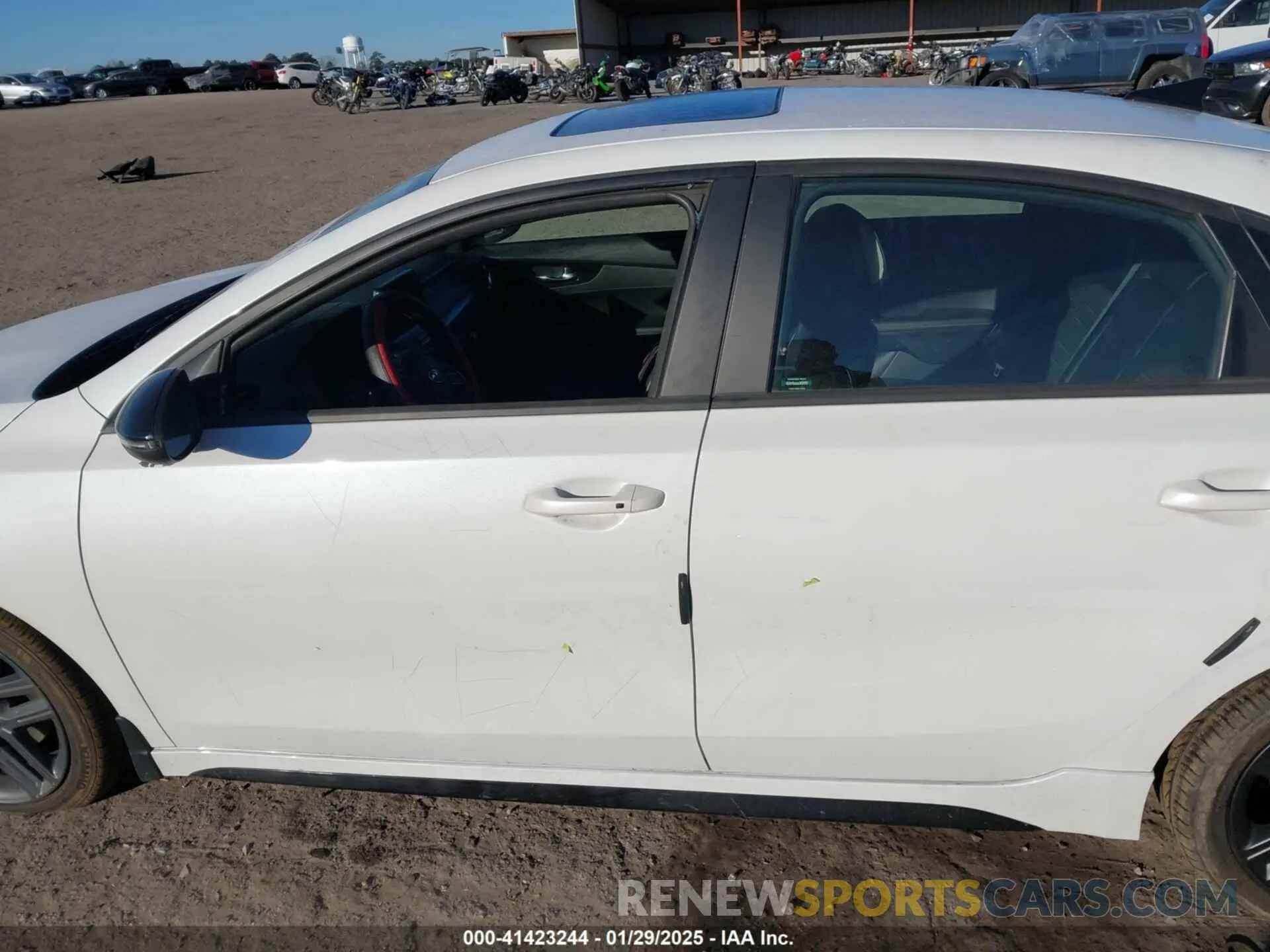 14 Photograph of a damaged car 3KPF34AD3ME390261 KIA FORTE 2021