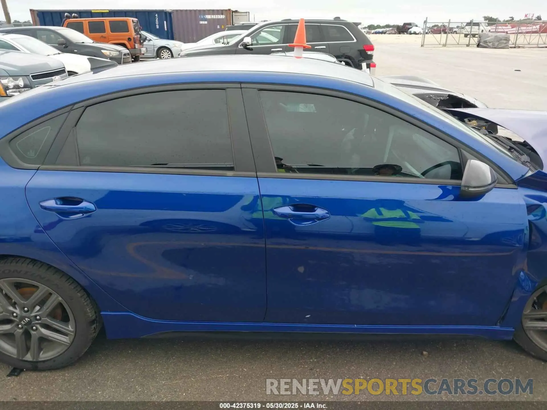 14 Photograph of a damaged car 3KPF34AD3ME403218 KIA FORTE 2021