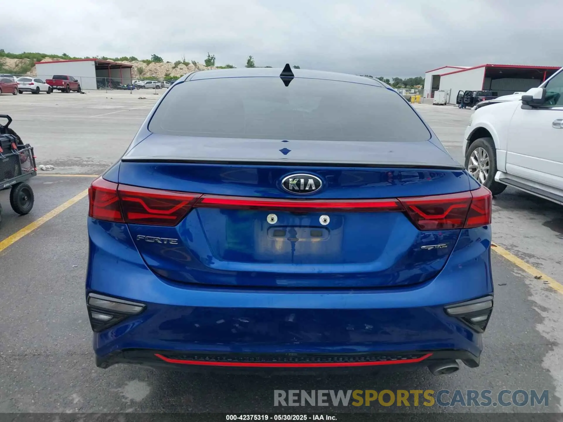 17 Photograph of a damaged car 3KPF34AD3ME403218 KIA FORTE 2021