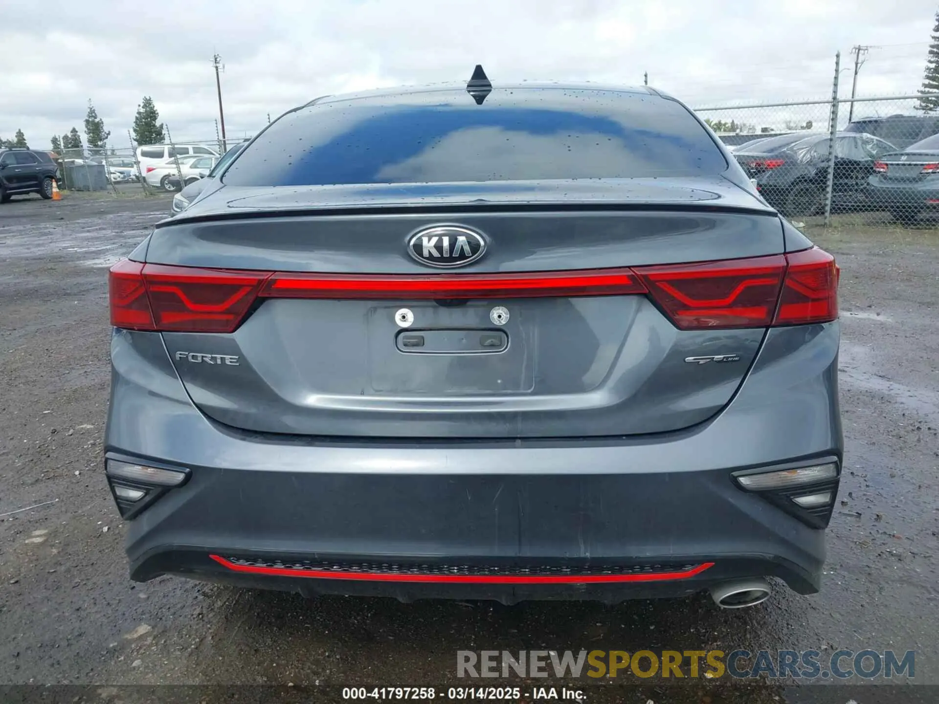 17 Photograph of a damaged car 3KPF34AD4ME268945 KIA FORTE 2021