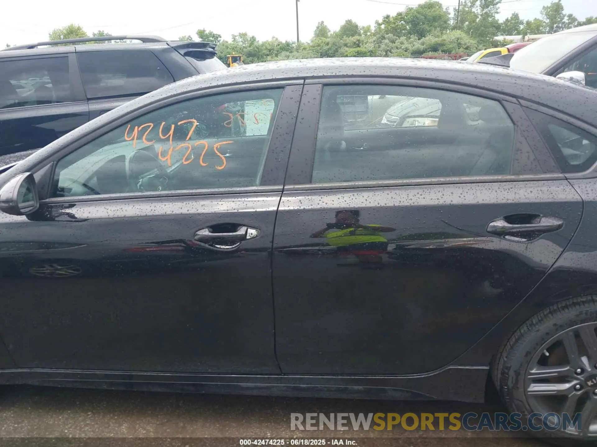 14 Photograph of a damaged car 3KPF34AD4ME290119 KIA FORTE 2021