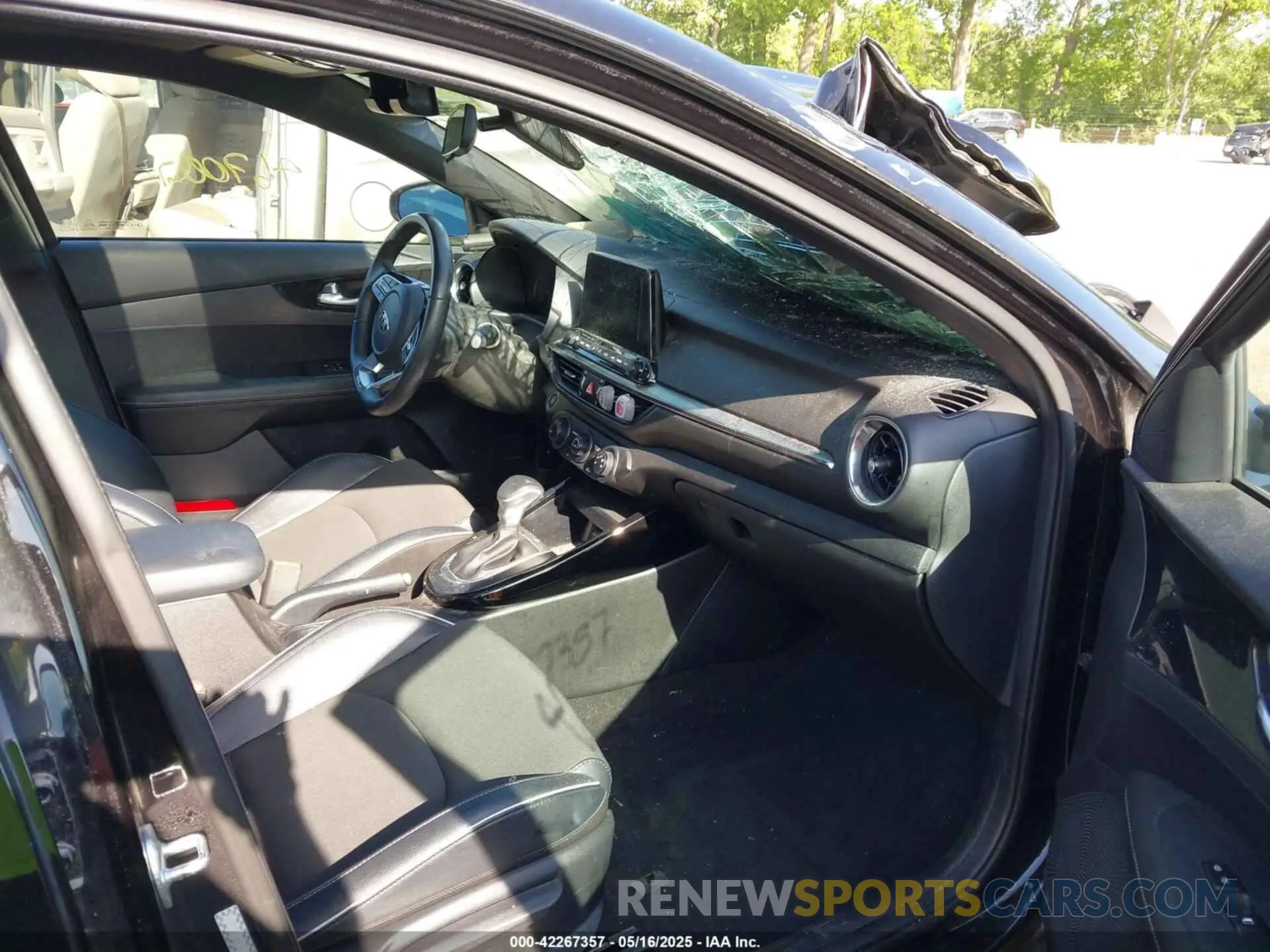 5 Photograph of a damaged car 3KPF34AD4ME307615 KIA FORTE 2021