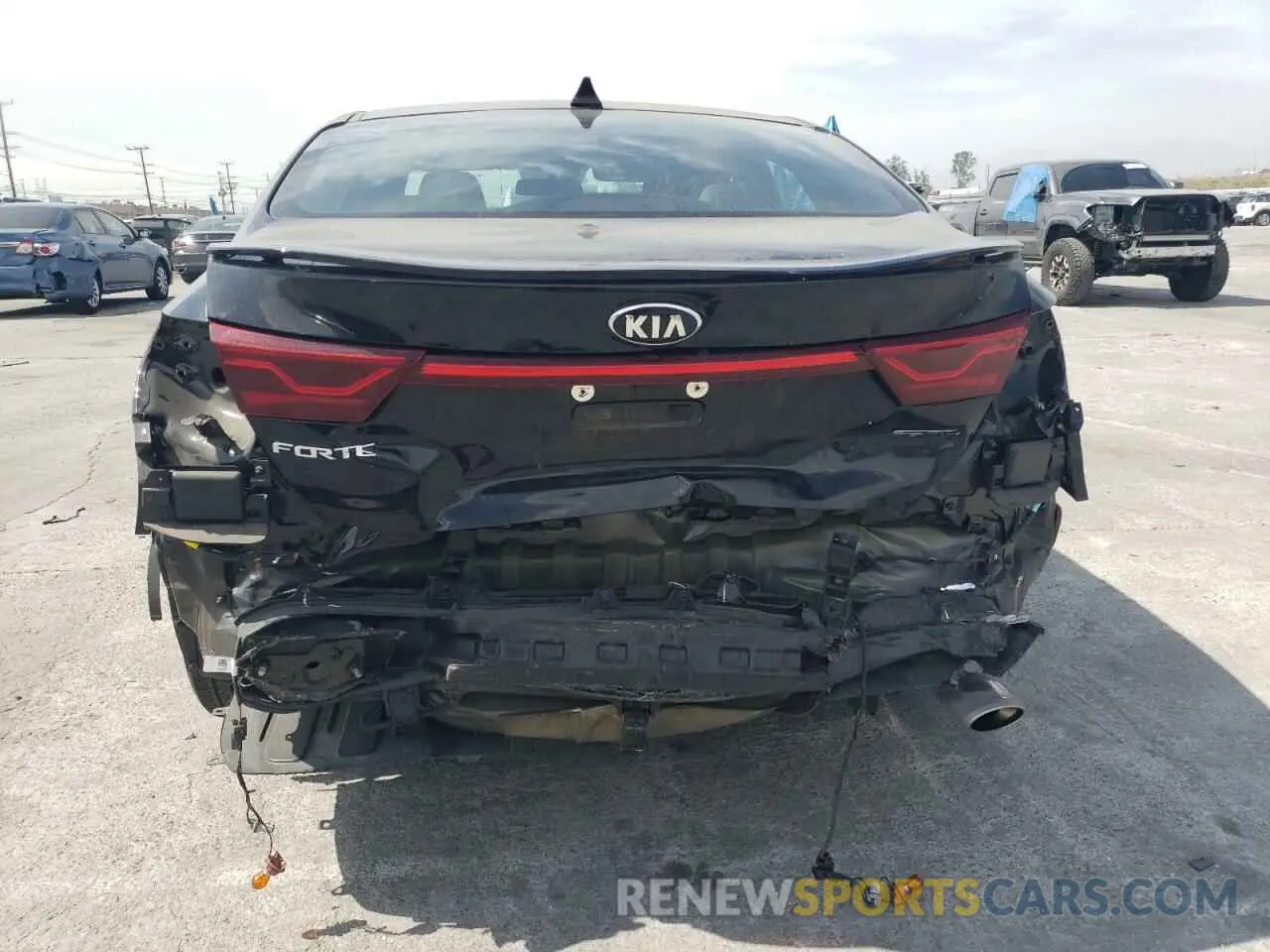 6 Photograph of a damaged car 3KPF34AD4ME317951 KIA FORTE 2021