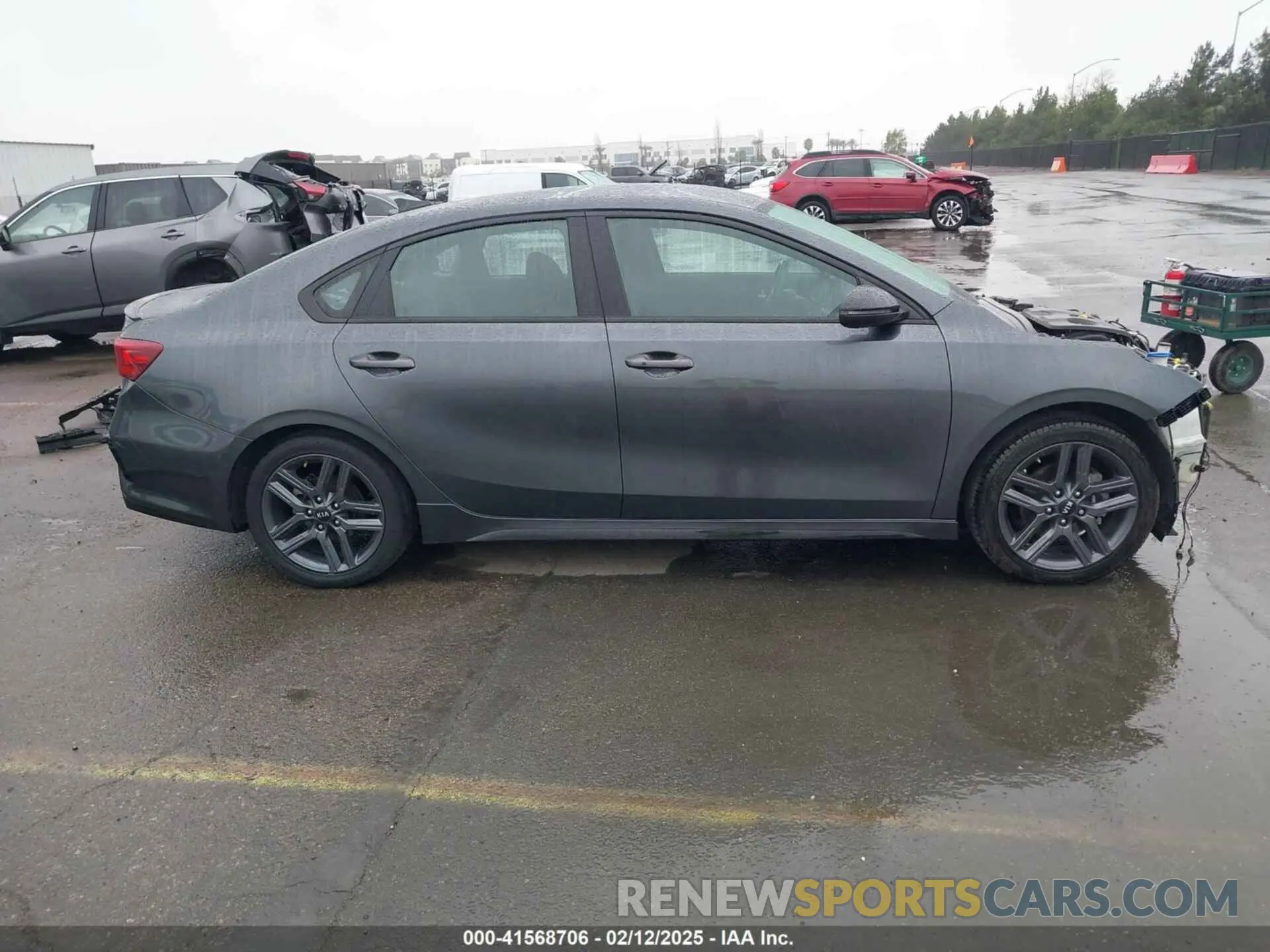 14 Photograph of a damaged car 3KPF34AD4ME392794 KIA FORTE 2021