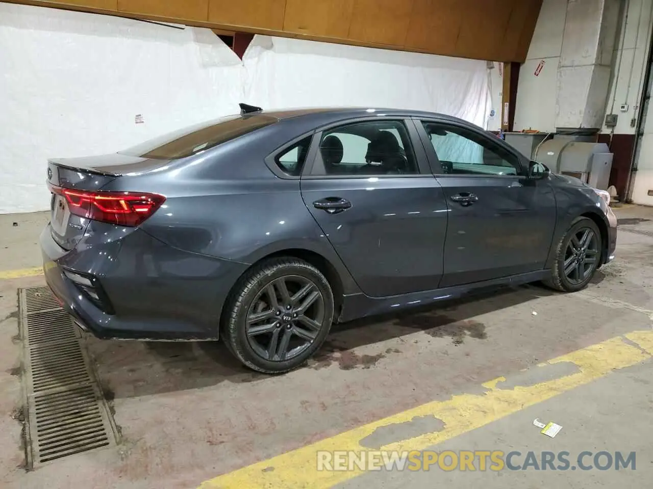 3 Photograph of a damaged car 3KPF34AD5ME273264 KIA FORTE 2021