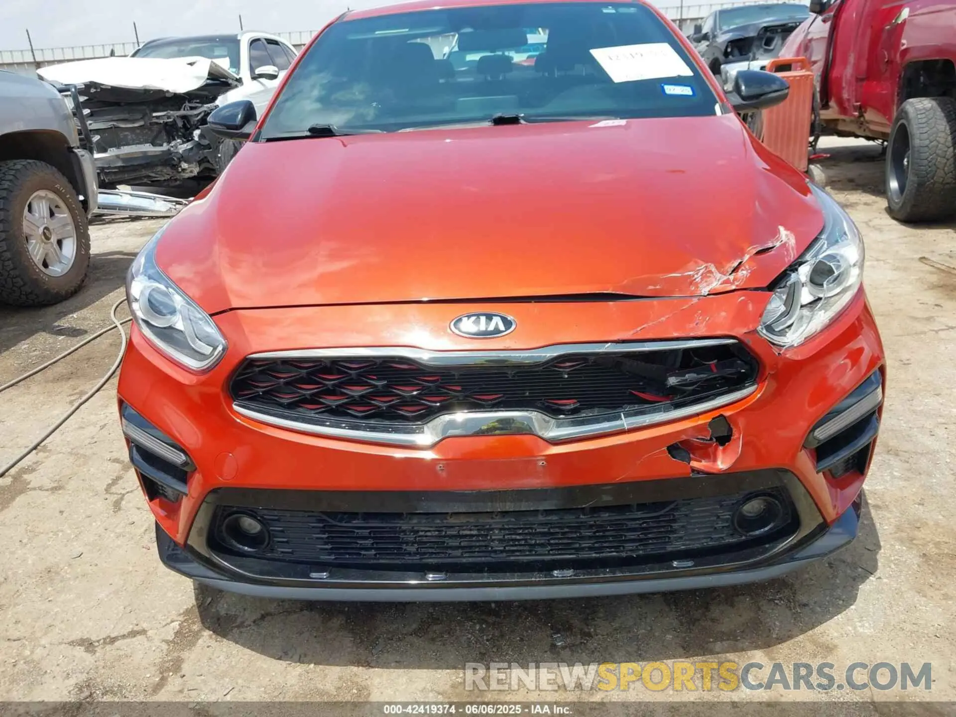 17 Photograph of a damaged car 3KPF34AD5ME367970 KIA FORTE 2021