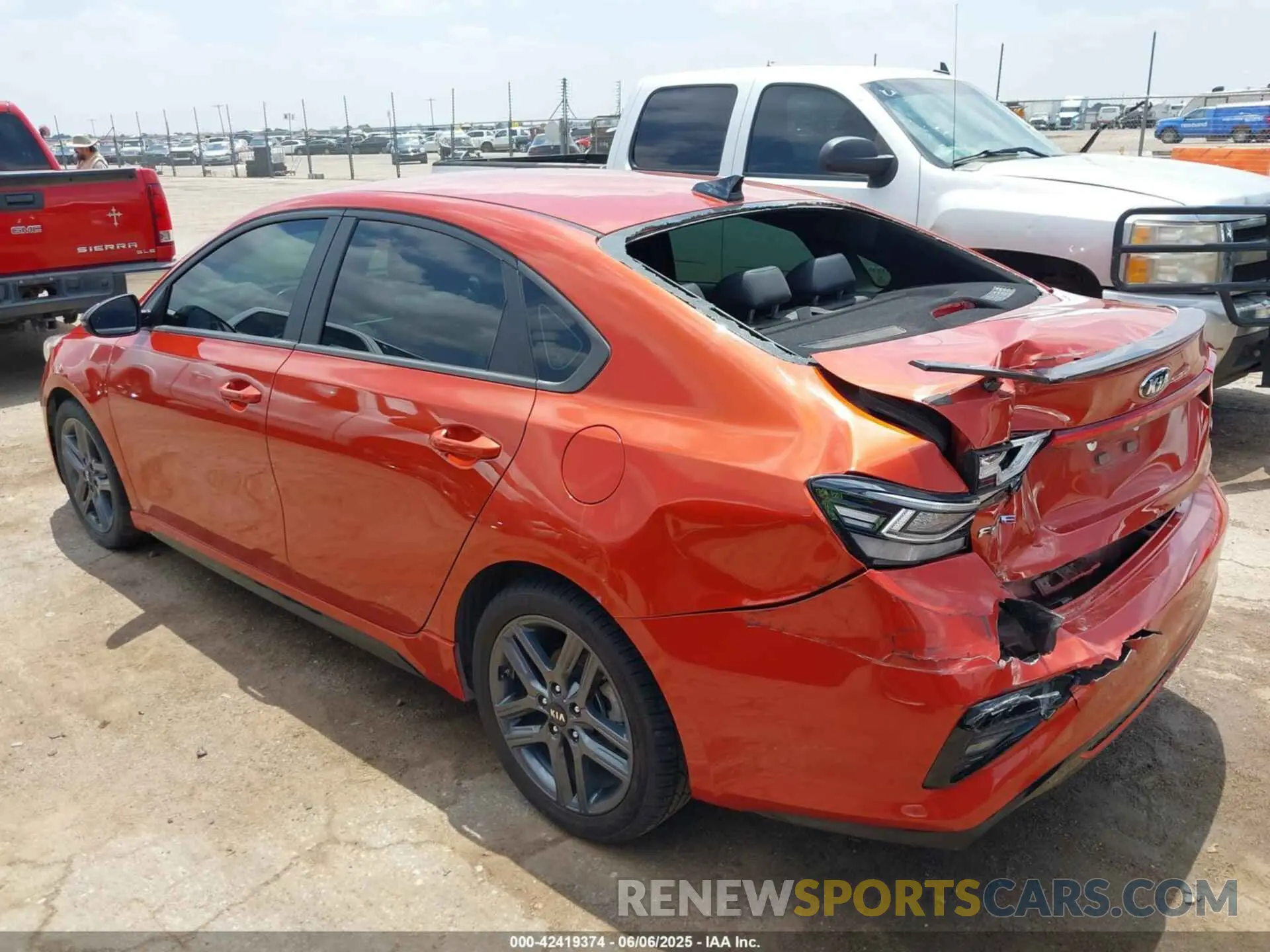 3 Photograph of a damaged car 3KPF34AD5ME367970 KIA FORTE 2021