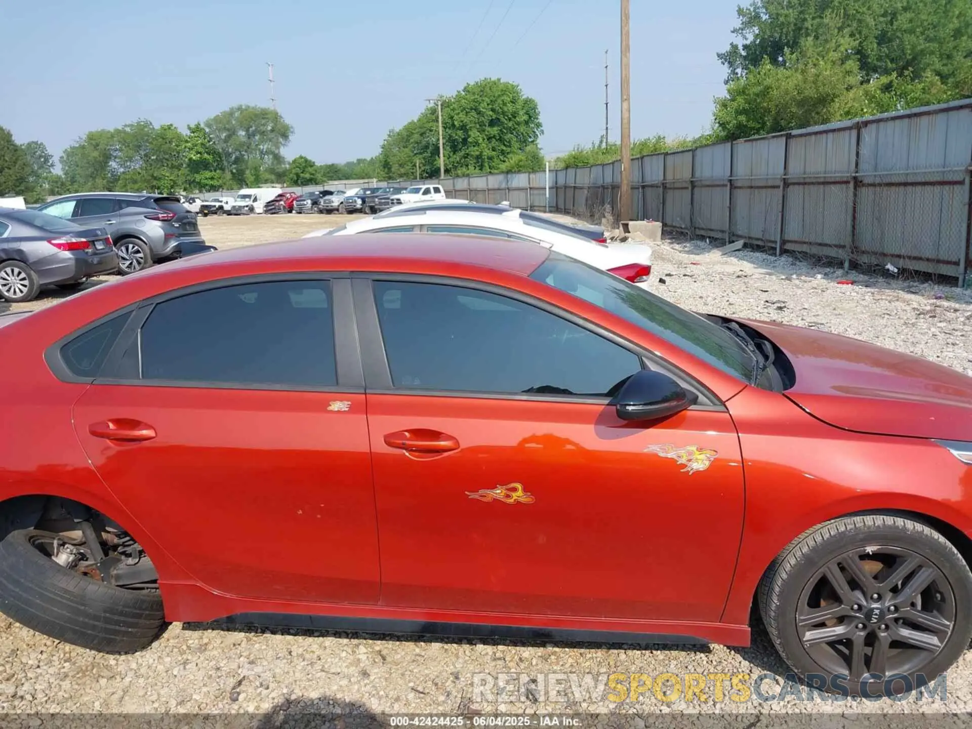 14 Photograph of a damaged car 3KPF34AD5ME400322 KIA FORTE 2021