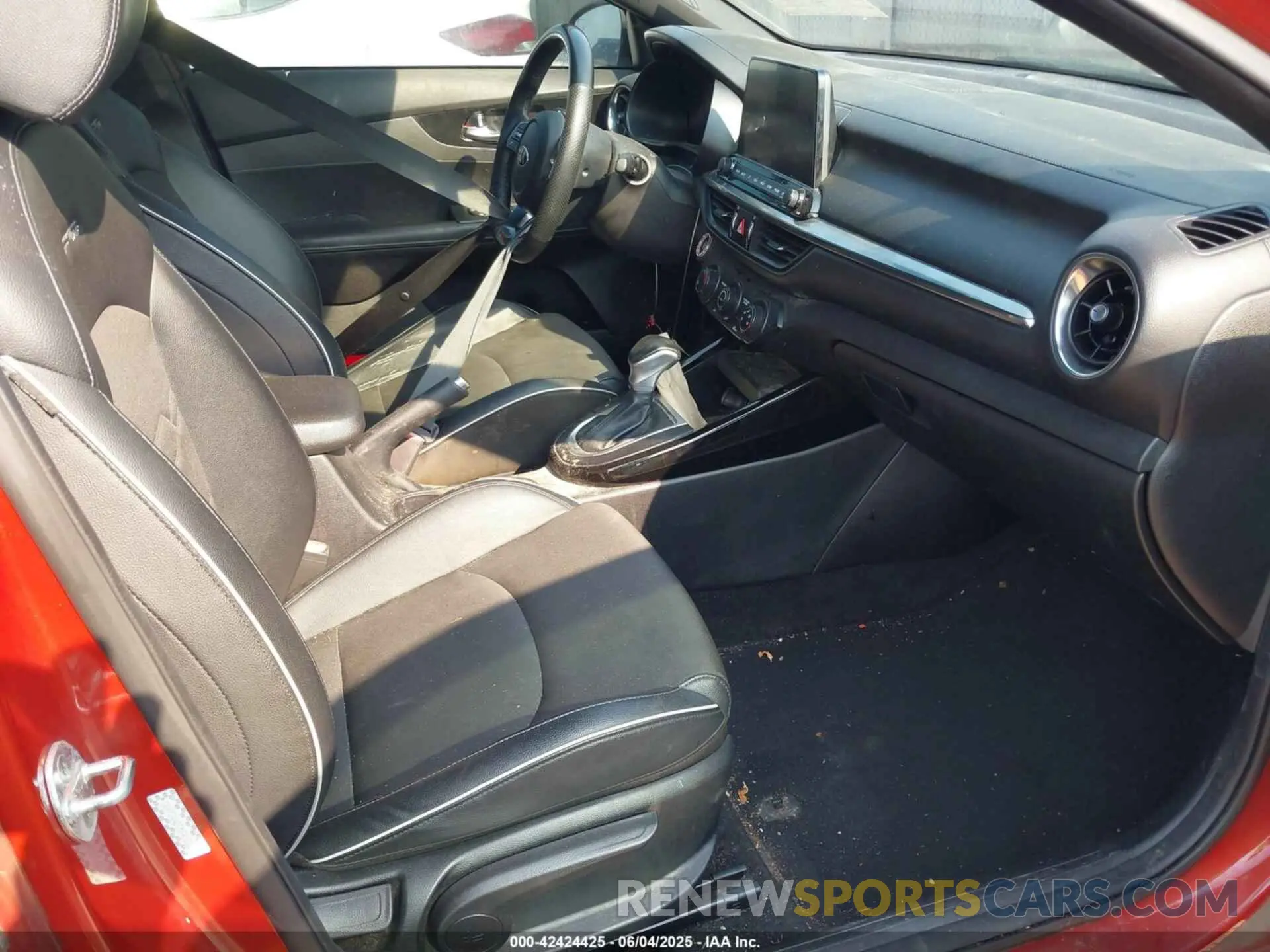 5 Photograph of a damaged car 3KPF34AD5ME400322 KIA FORTE 2021