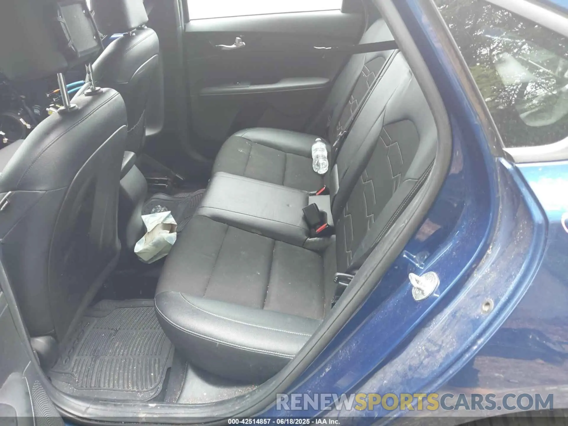 8 Photograph of a damaged car 3KPF34AD6ME281471 KIA FORTE 2021