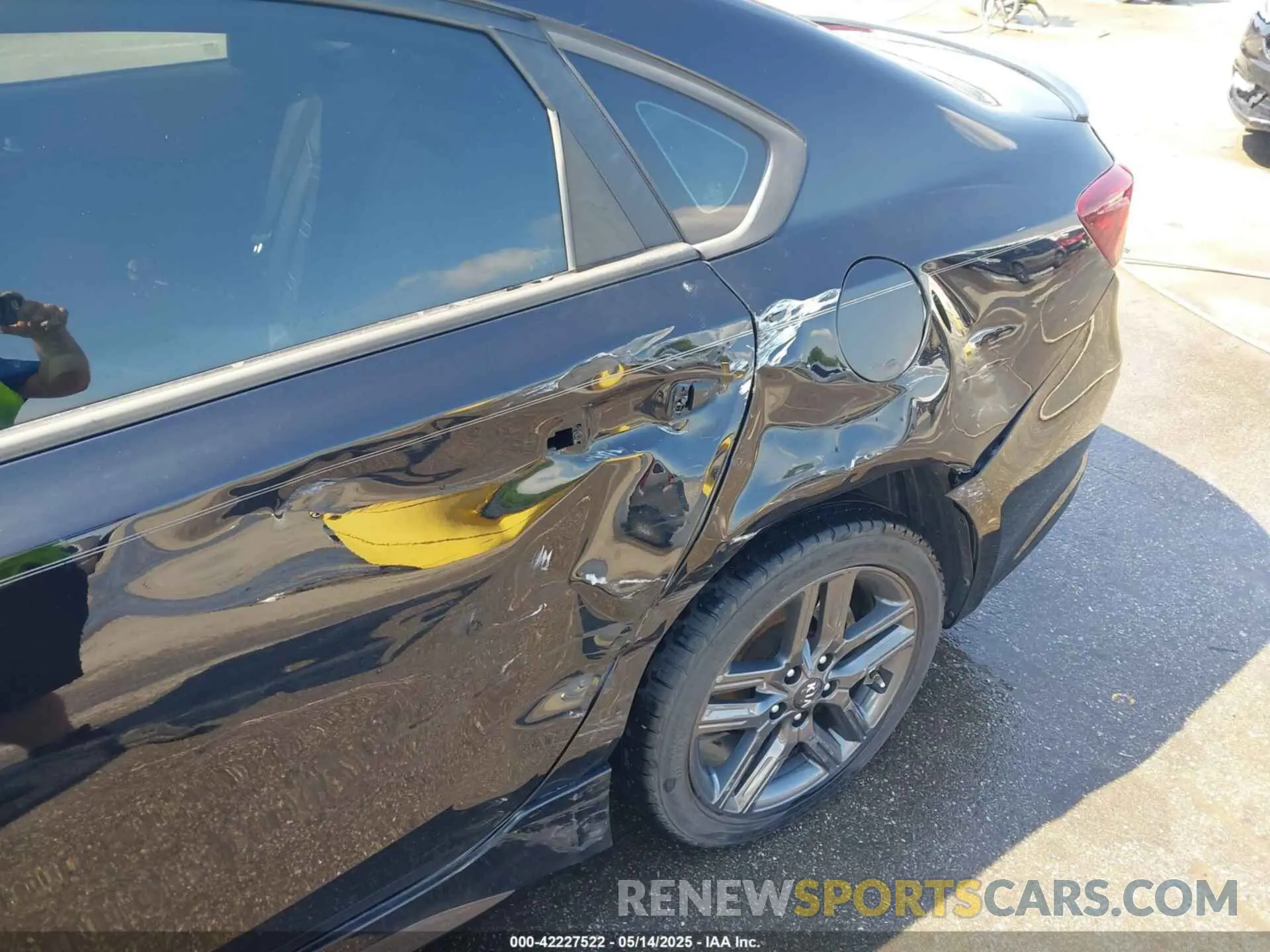 6 Photograph of a damaged car 3KPF34AD7ME281768 KIA FORTE 2021