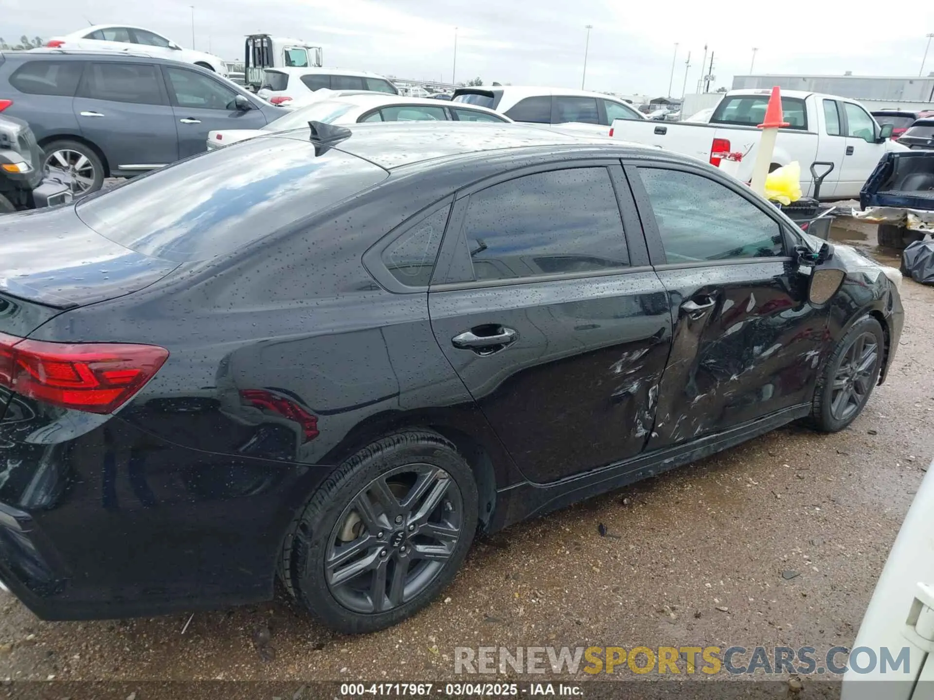 13 Photograph of a damaged car 3KPF34AD7ME309438 KIA FORTE 2021