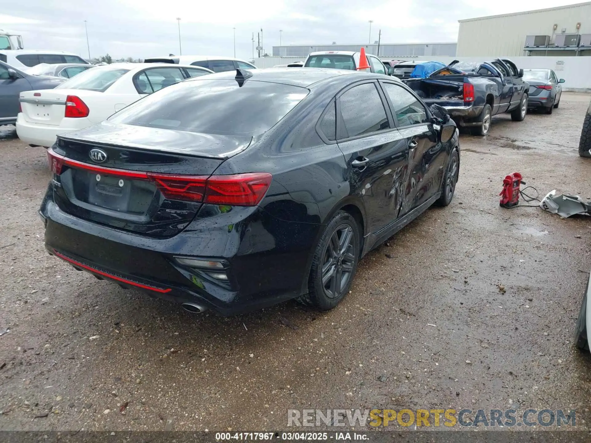4 Photograph of a damaged car 3KPF34AD7ME309438 KIA FORTE 2021