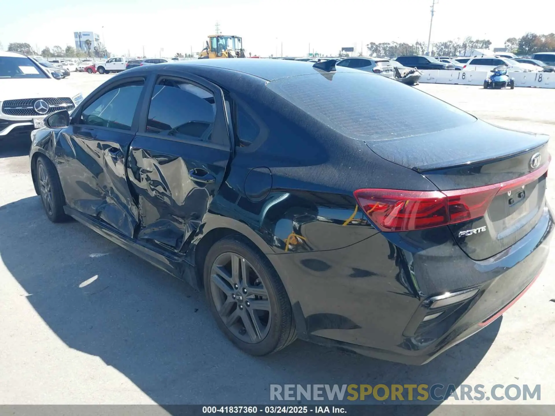 14 Photograph of a damaged car 3KPF34AD7ME380865 KIA FORTE 2021