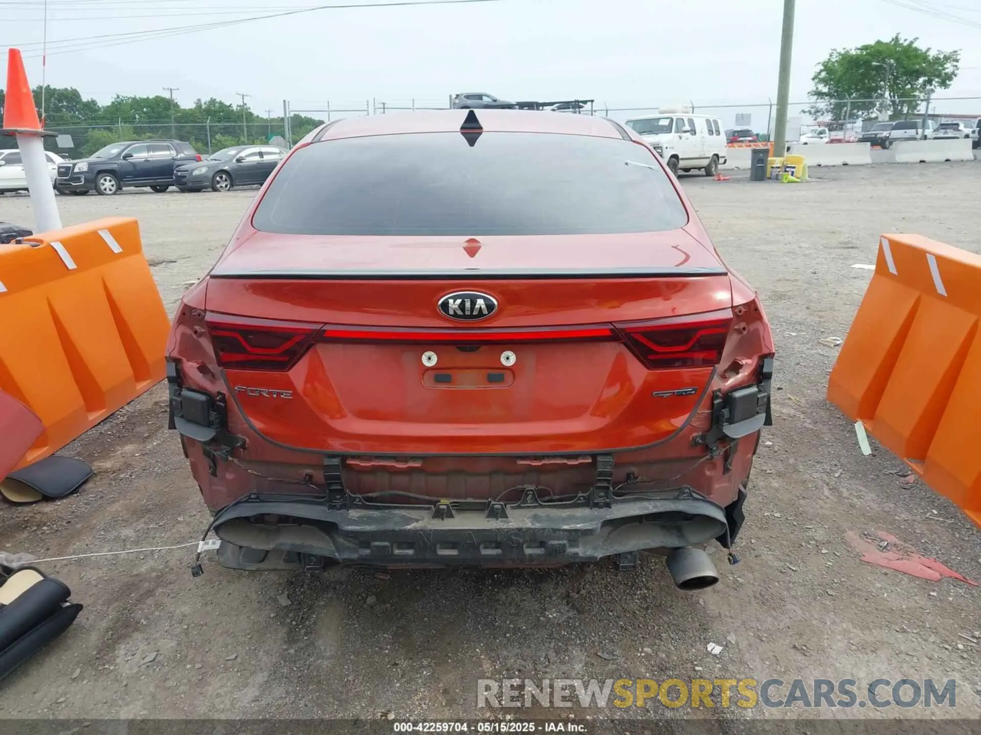 17 Photograph of a damaged car 3KPF34AD7ME410270 KIA FORTE 2021
