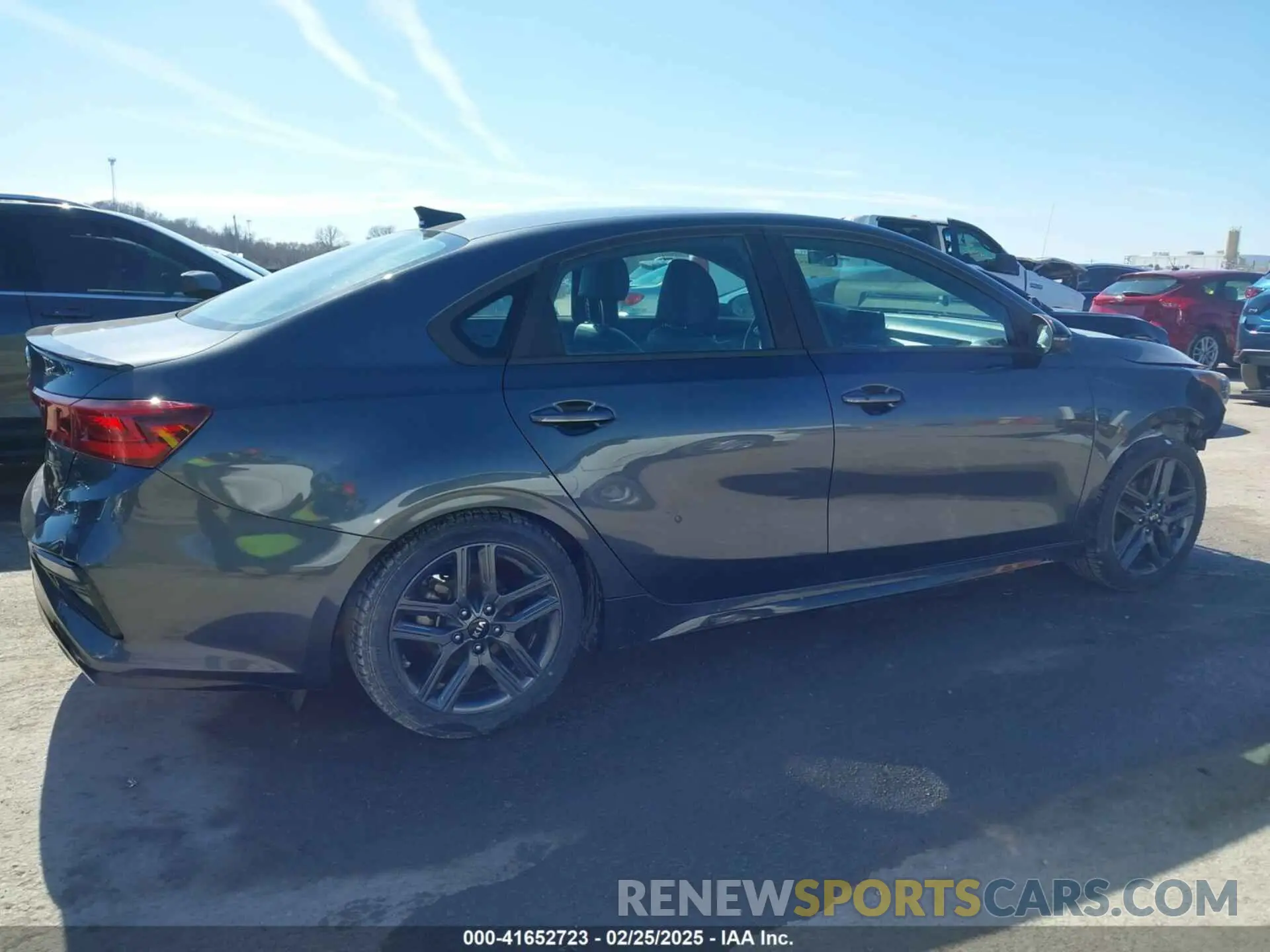 13 Photograph of a damaged car 3KPF34AD7ME415713 KIA FORTE 2021
