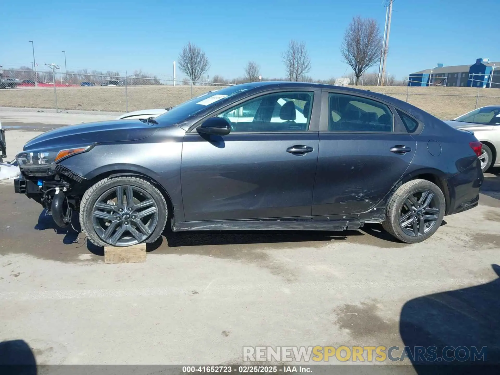 14 Photograph of a damaged car 3KPF34AD7ME415713 KIA FORTE 2021