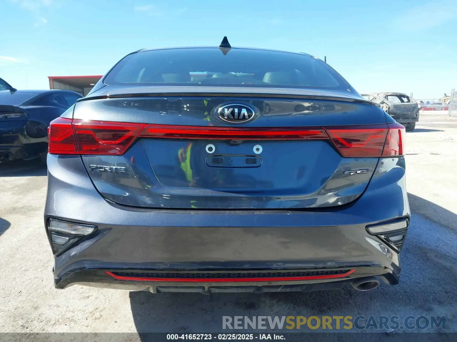 16 Photograph of a damaged car 3KPF34AD7ME415713 KIA FORTE 2021