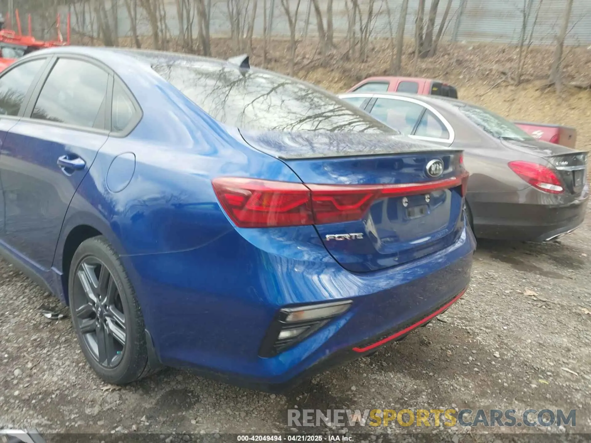 21 Photograph of a damaged car 3KPF34AD7ME423925 KIA FORTE 2021