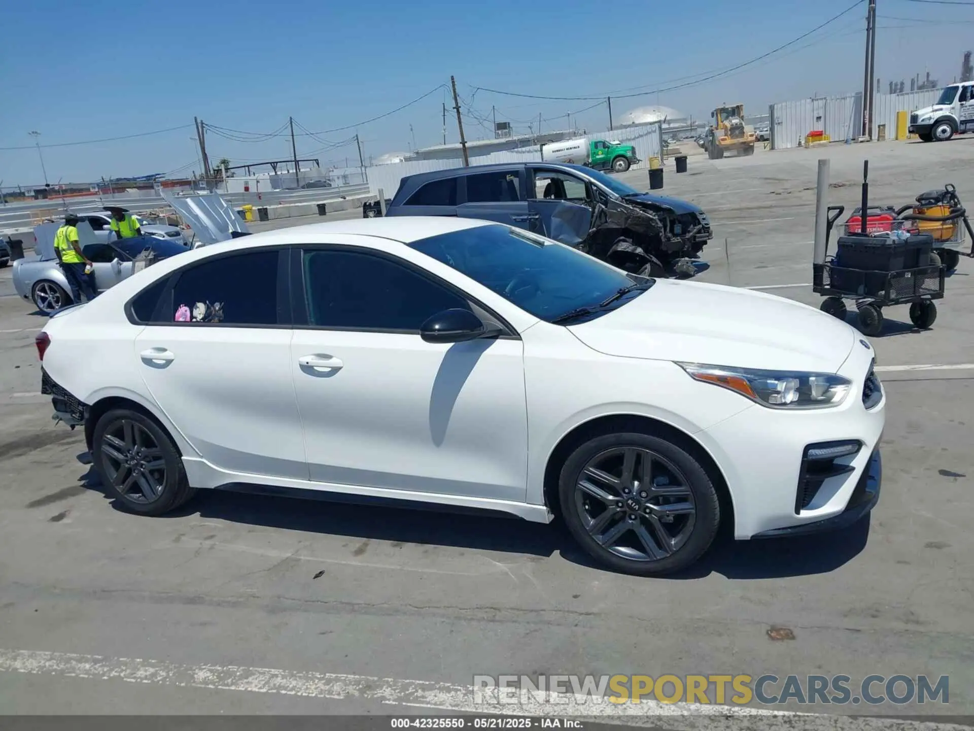 14 Photograph of a damaged car 3KPF34AD8ME284470 KIA FORTE 2021