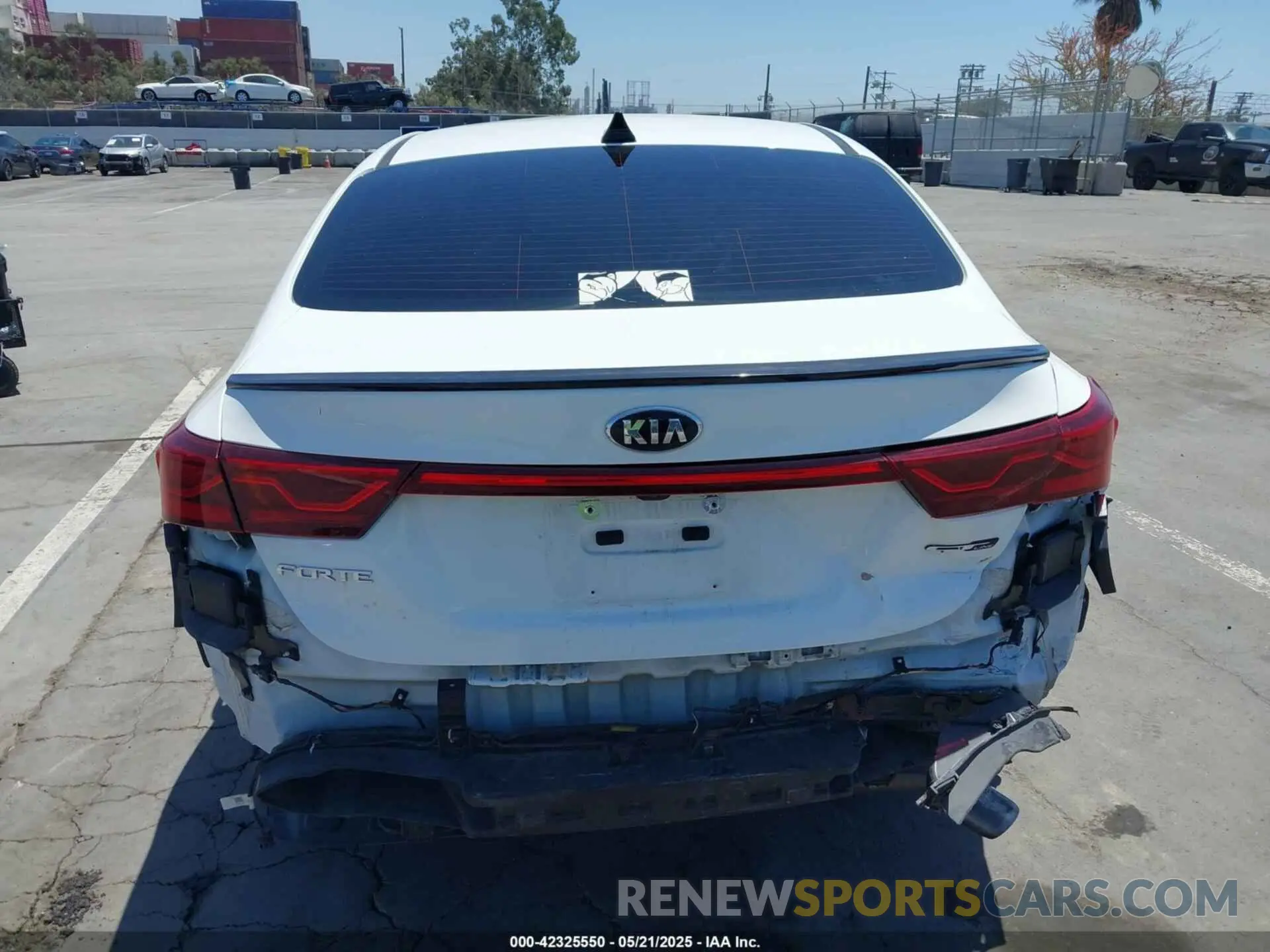 17 Photograph of a damaged car 3KPF34AD8ME284470 KIA FORTE 2021