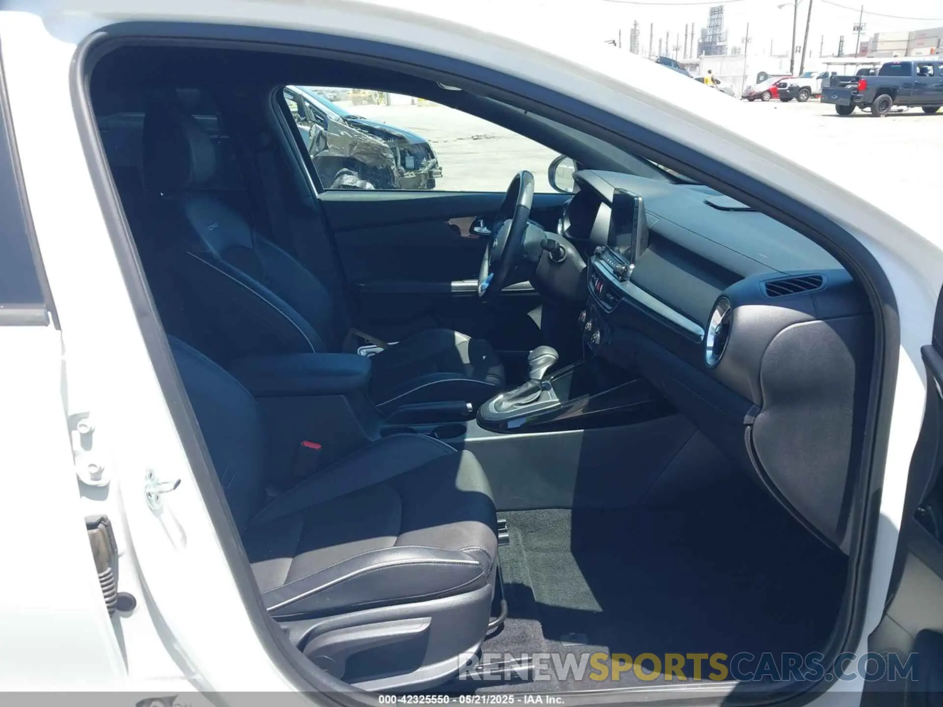 5 Photograph of a damaged car 3KPF34AD8ME284470 KIA FORTE 2021