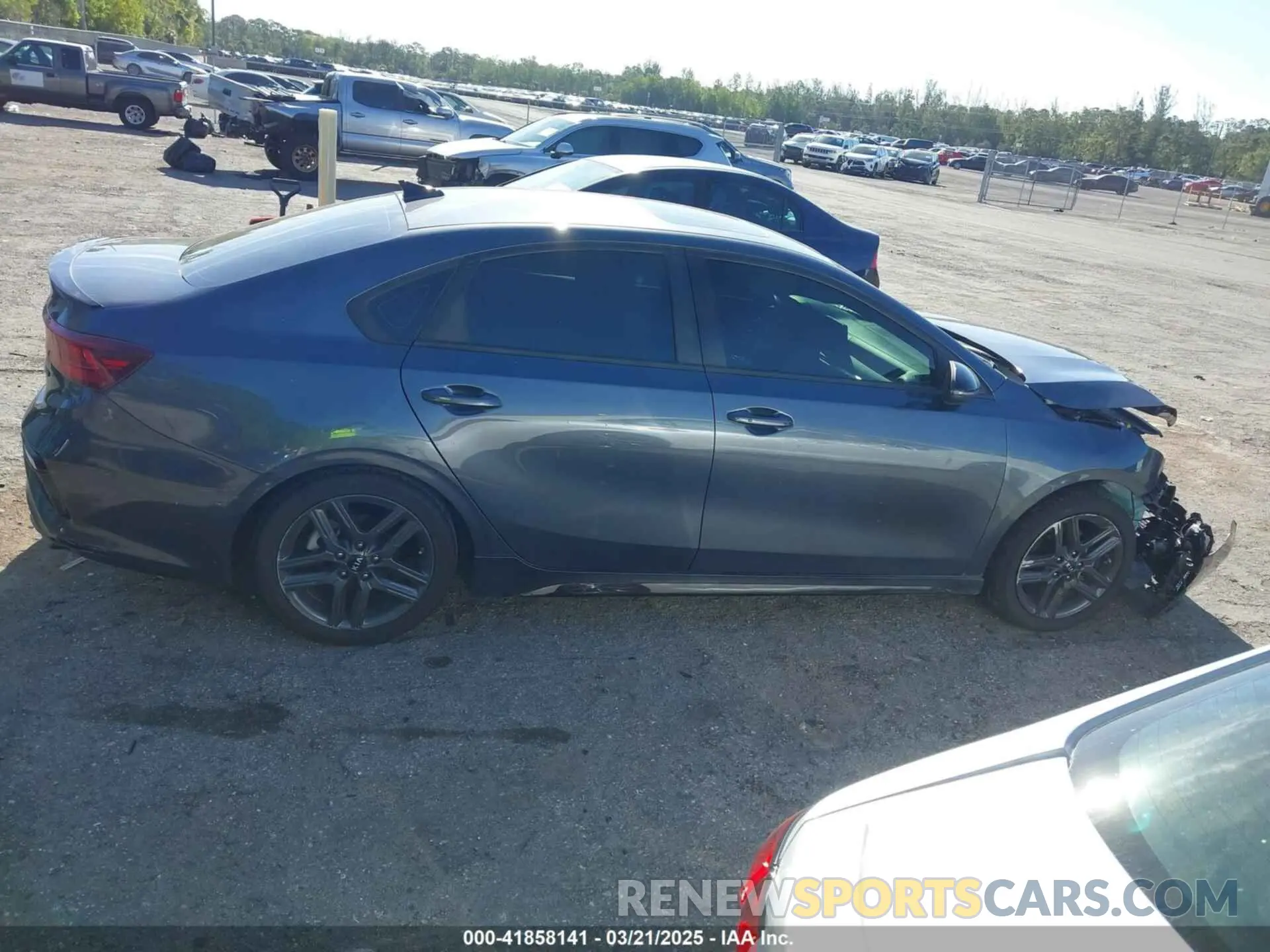 14 Photograph of a damaged car 3KPF34AD8ME285067 KIA FORTE 2021