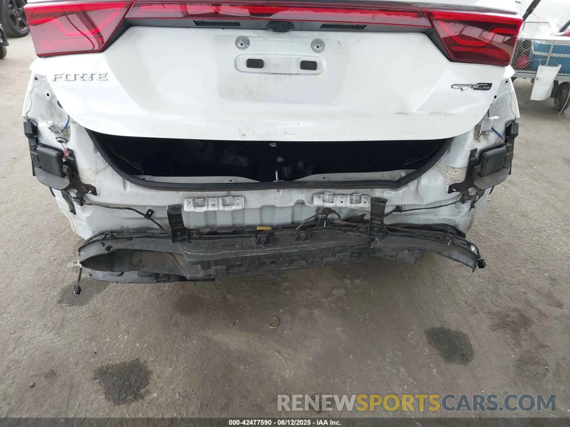 18 Photograph of a damaged car 3KPF34AD8ME297770 KIA FORTE 2021