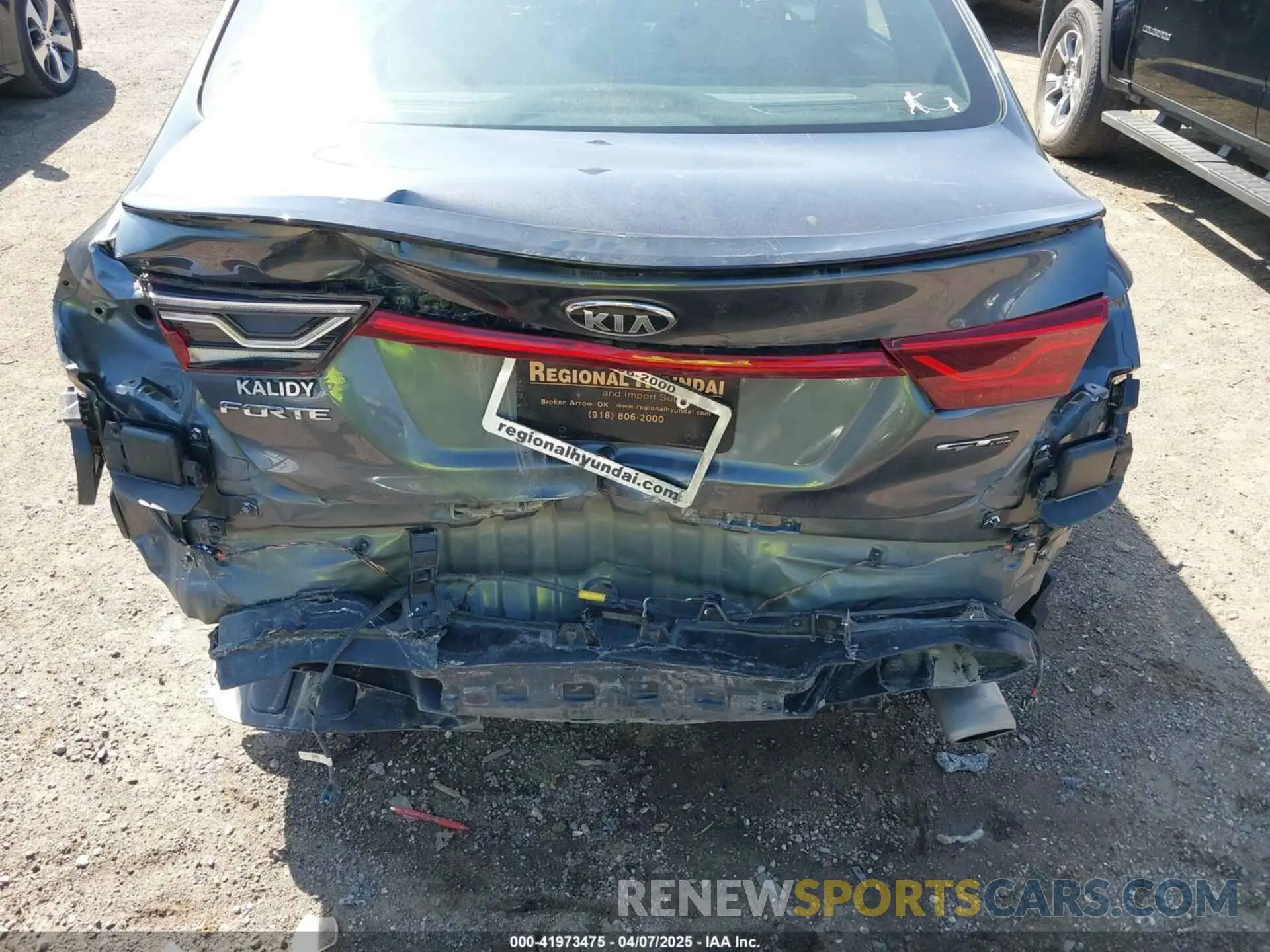 6 Photograph of a damaged car 3KPF34AD9ME283084 KIA FORTE 2021
