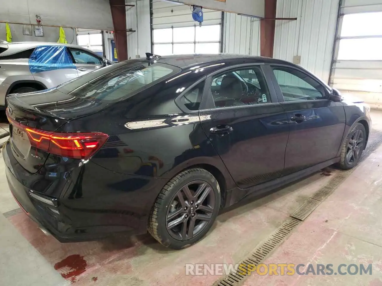 3 Photograph of a damaged car 3KPF34AD9ME331411 KIA FORTE 2021