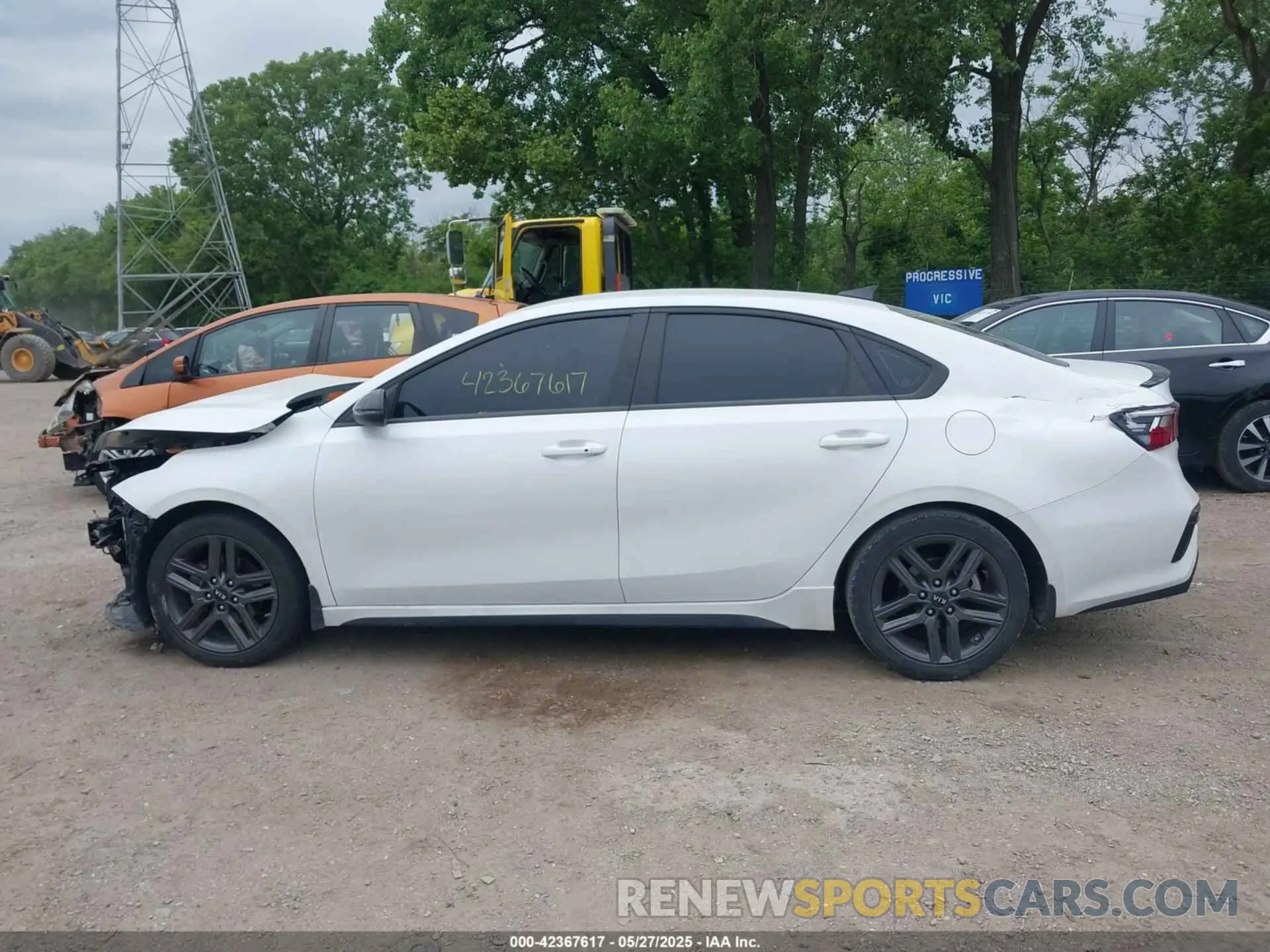 13 Photograph of a damaged car 3KPF34AD9ME333644 KIA FORTE 2021