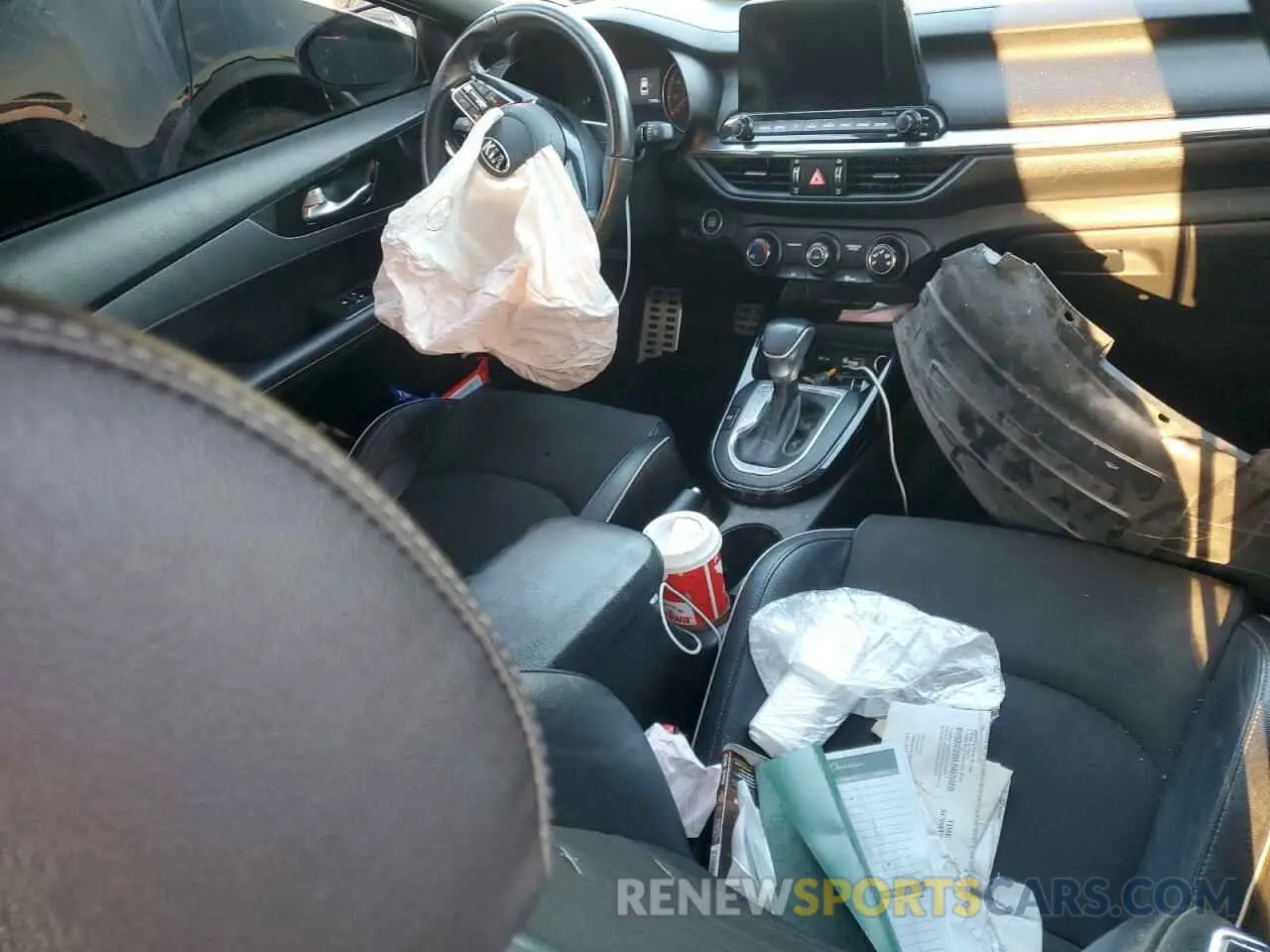 8 Photograph of a damaged car 3KPF34AD9ME351898 KIA FORTE 2021