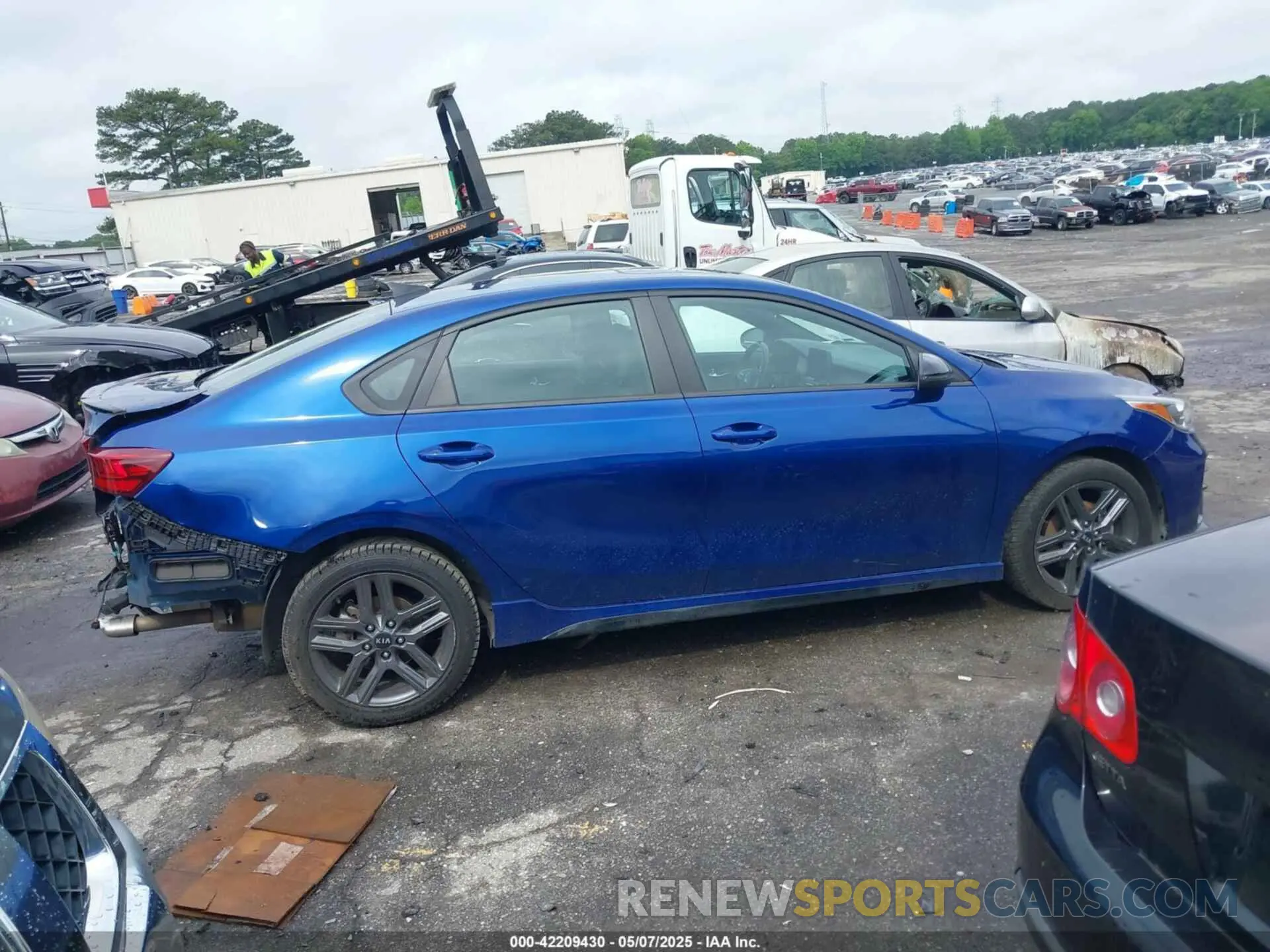 13 Photograph of a damaged car 3KPF34AD9ME382035 KIA FORTE 2021
