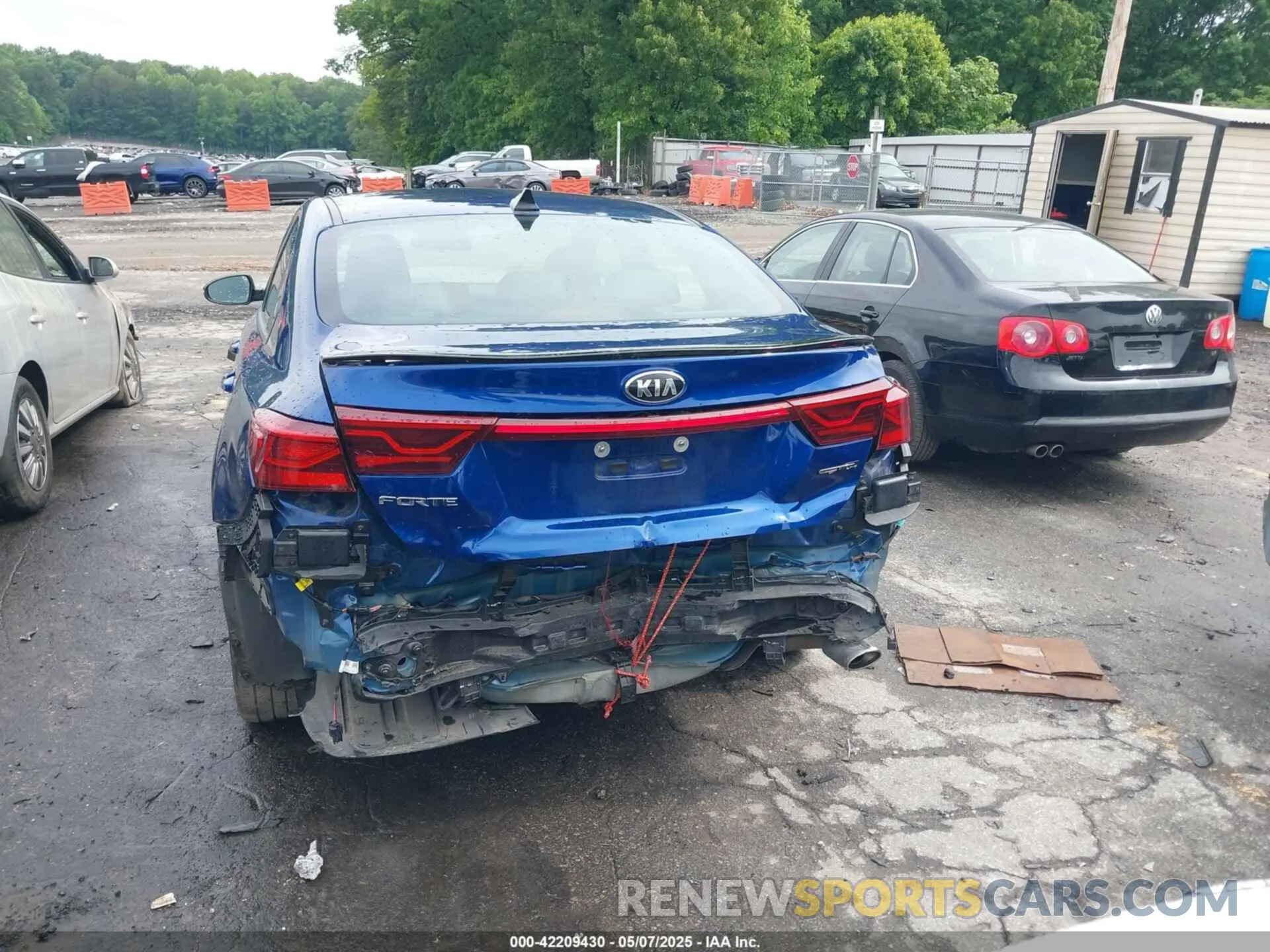 16 Photograph of a damaged car 3KPF34AD9ME382035 KIA FORTE 2021