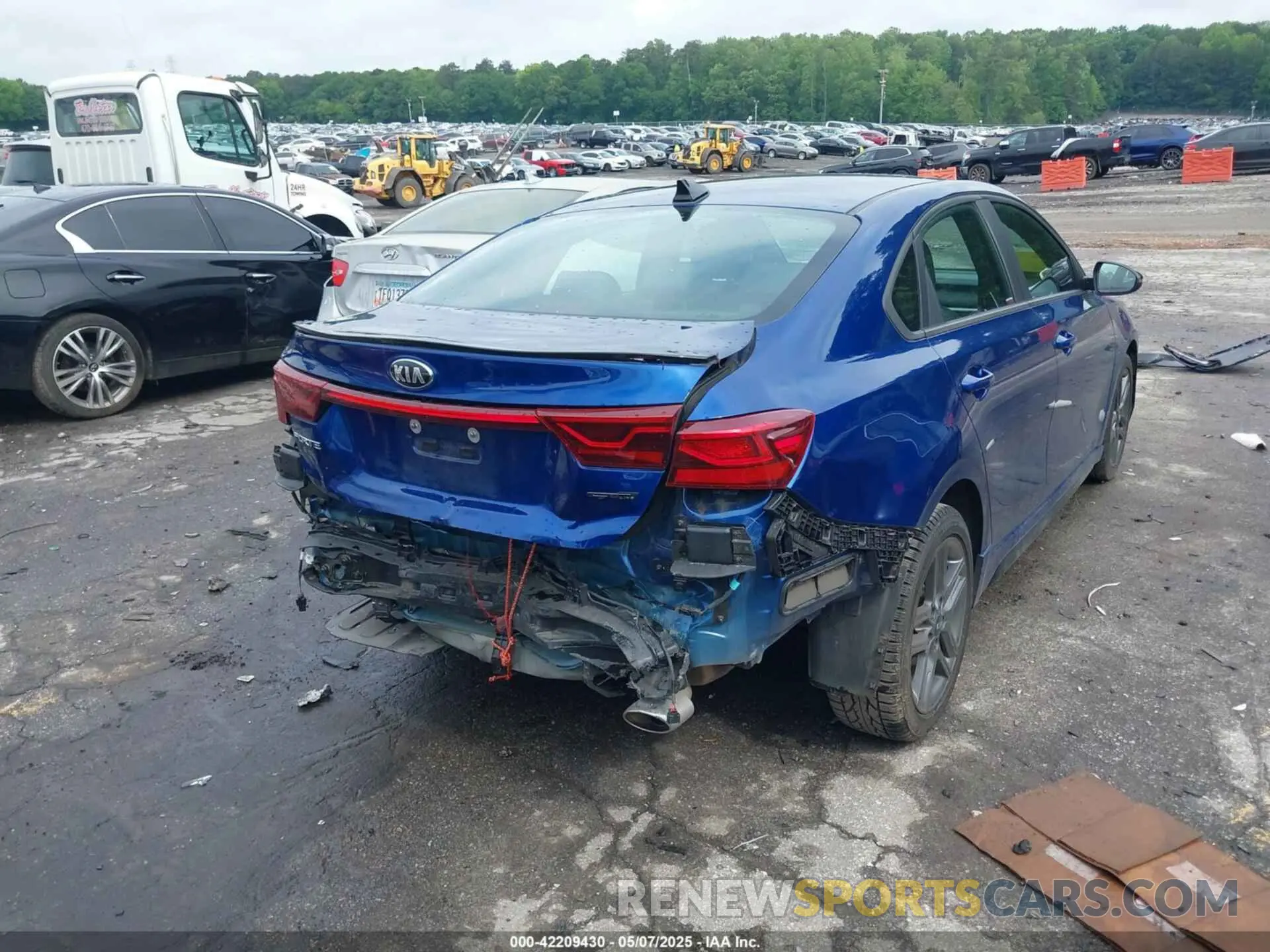 4 Photograph of a damaged car 3KPF34AD9ME382035 KIA FORTE 2021