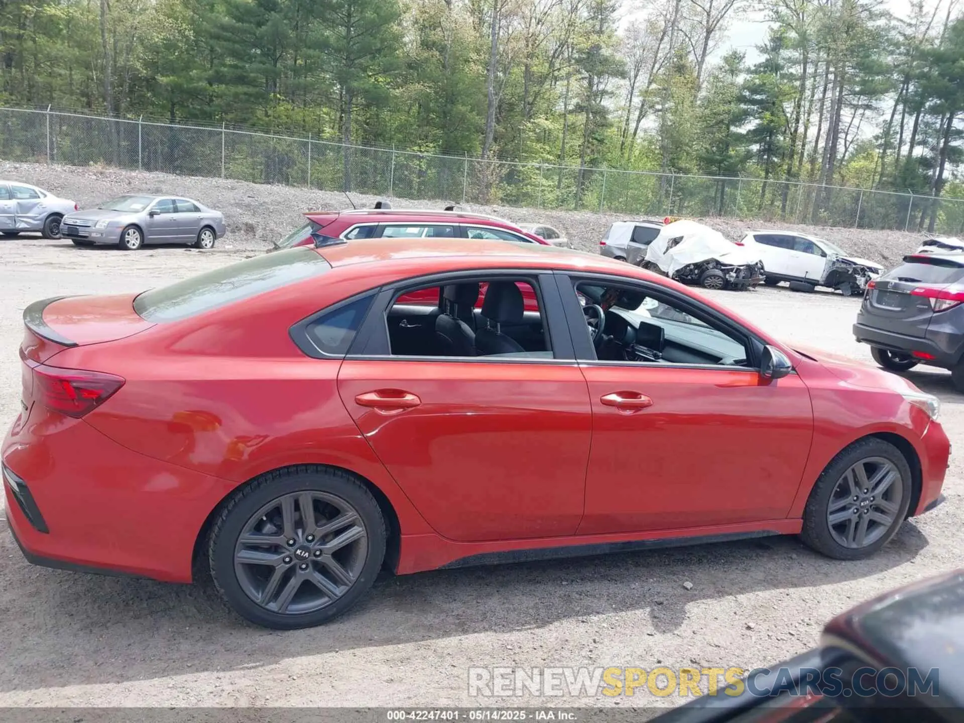 14 Photograph of a damaged car 3KPF34AD9ME404146 KIA FORTE 2021