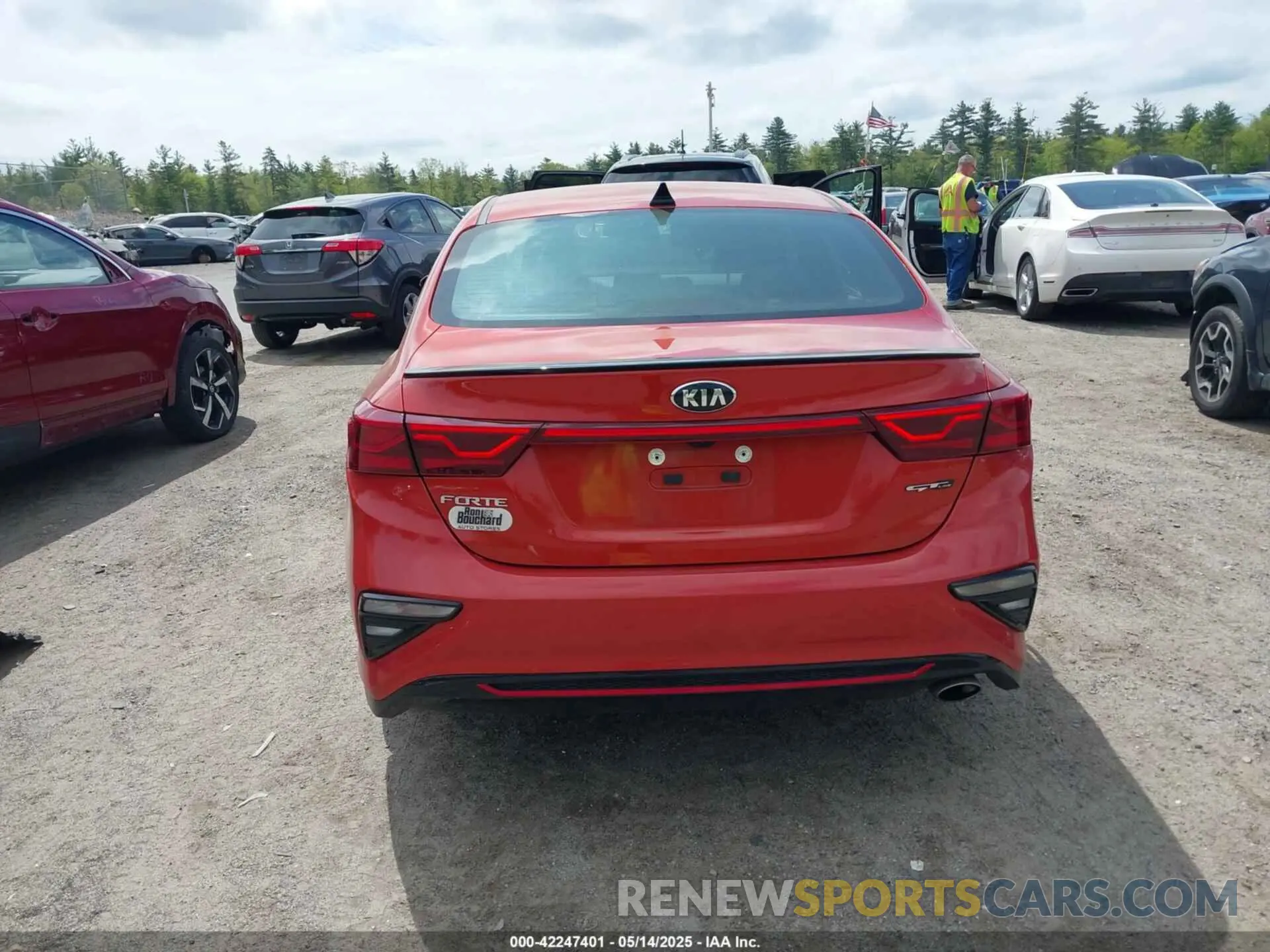 17 Photograph of a damaged car 3KPF34AD9ME404146 KIA FORTE 2021