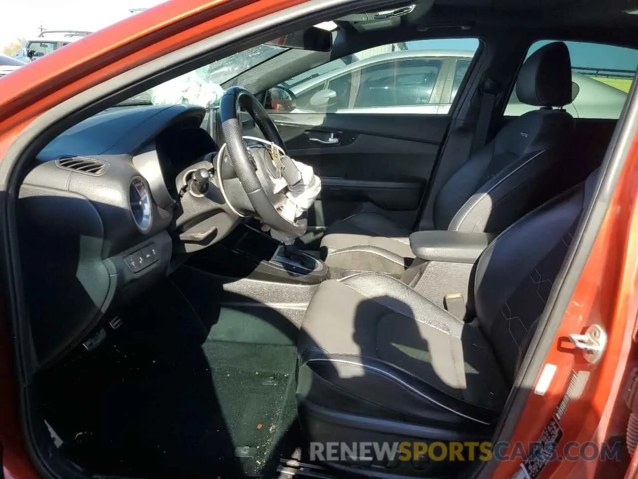 7 Photograph of a damaged car 3KPF34ADXME326721 KIA FORTE 2021