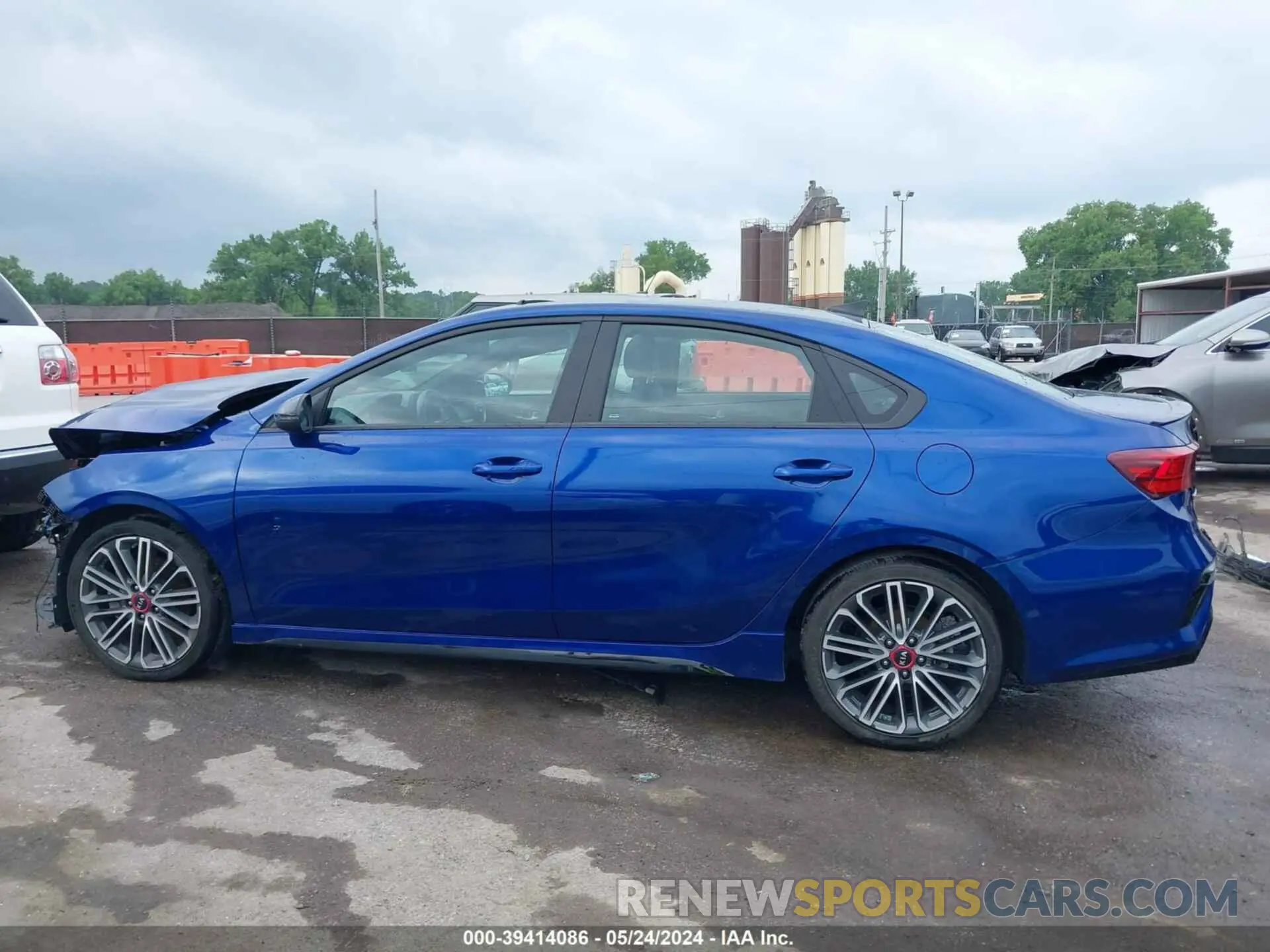 14 Photograph of a damaged car 3KPF44AC1ME394894 KIA FORTE 2021