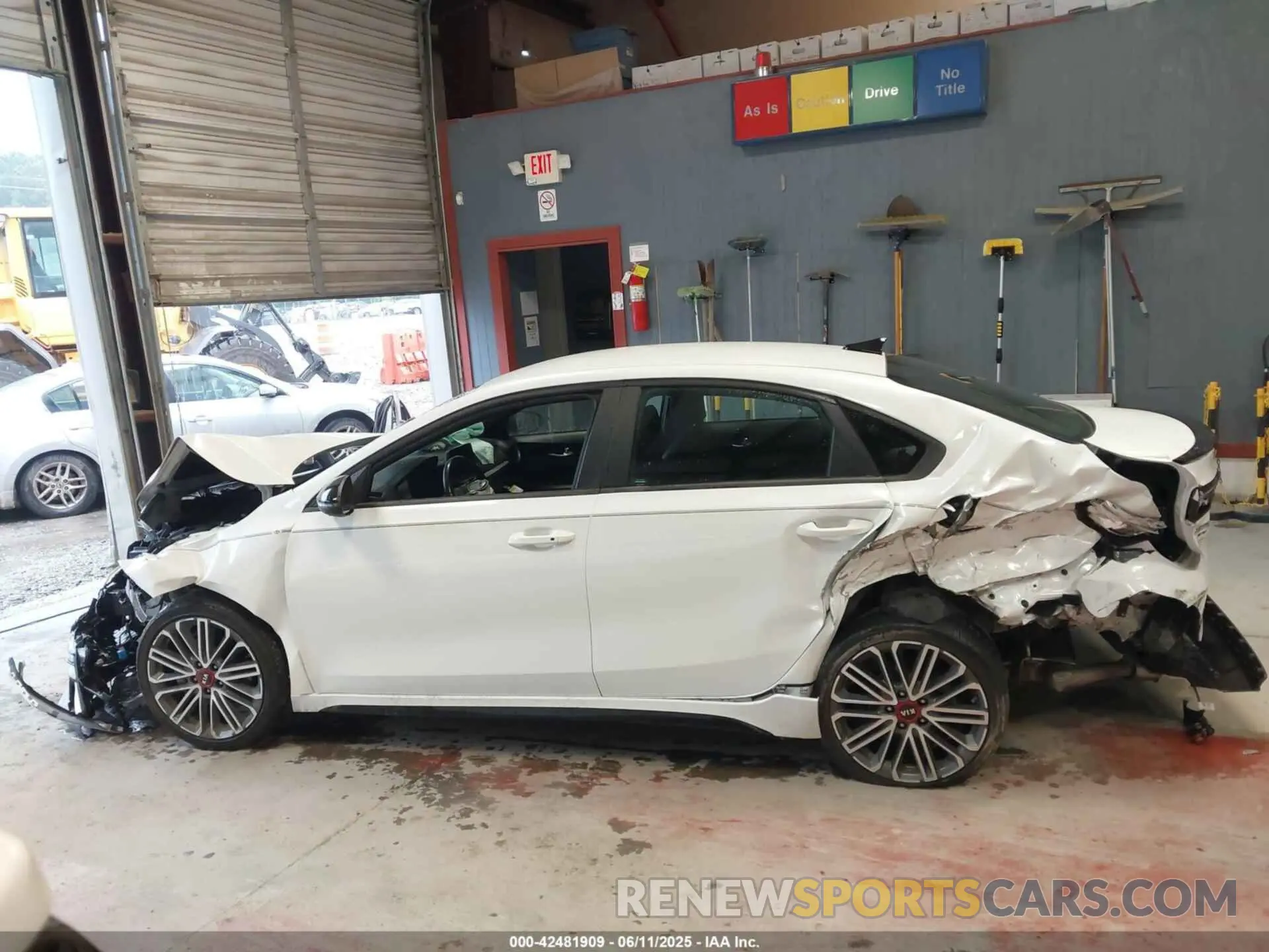 13 Photograph of a damaged car 3KPF44AC2ME418099 KIA FORTE 2021