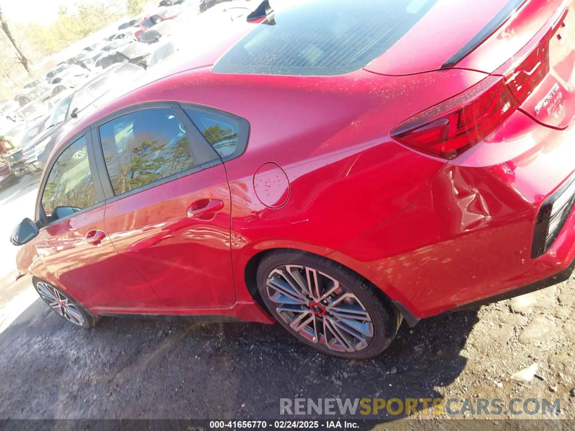 14 Photograph of a damaged car 3KPF44AC3ME290973 KIA FORTE 2021