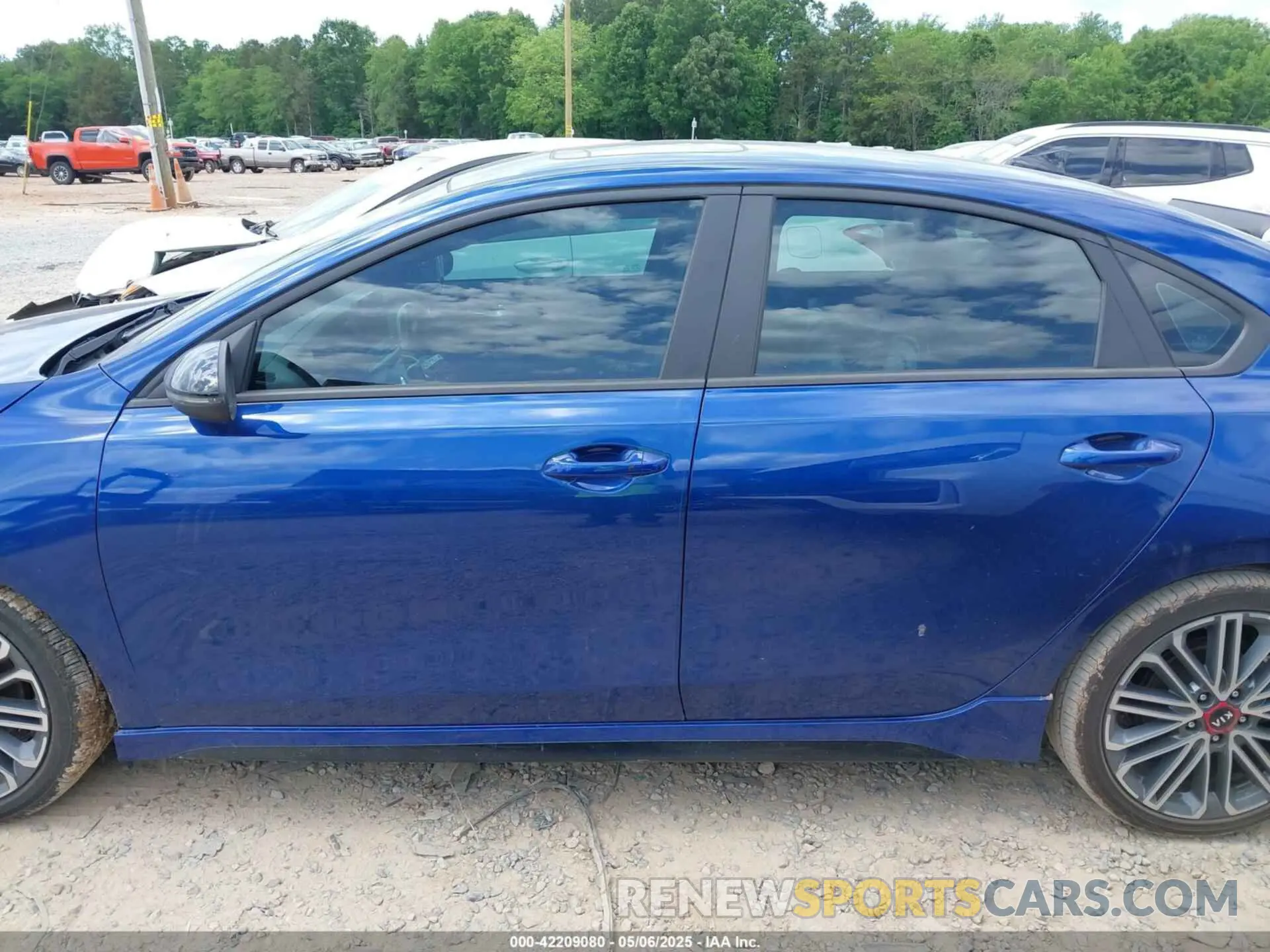 14 Photograph of a damaged car 3KPF44AC3ME389955 KIA FORTE 2021