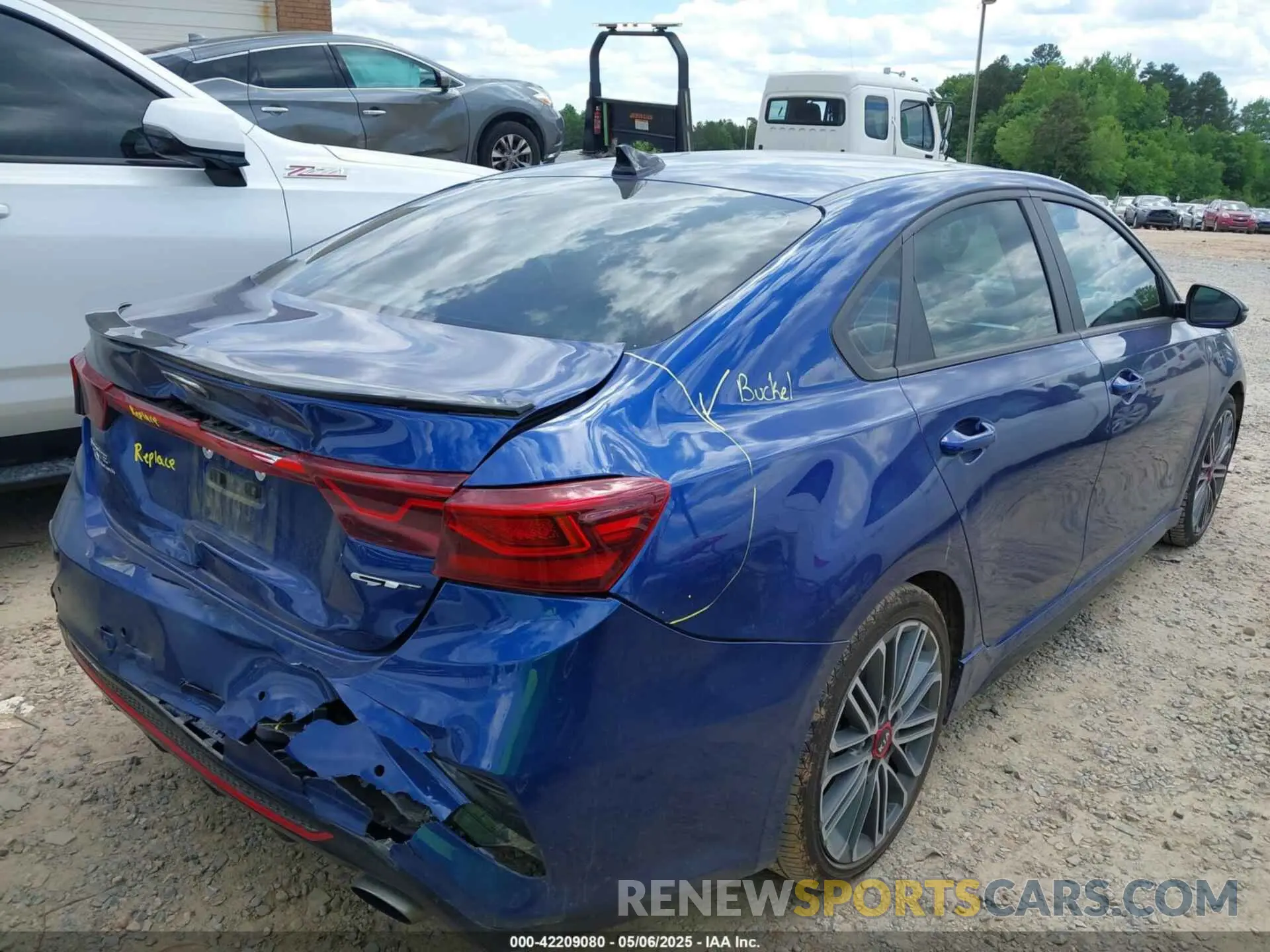 4 Photograph of a damaged car 3KPF44AC3ME389955 KIA FORTE 2021