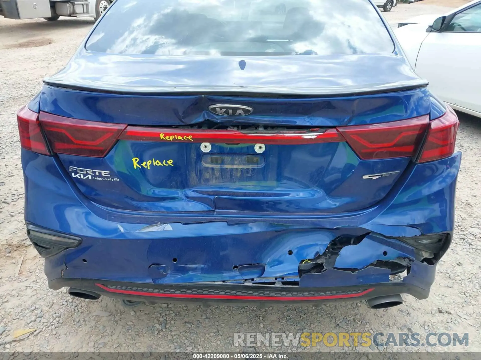 6 Photograph of a damaged car 3KPF44AC3ME389955 KIA FORTE 2021